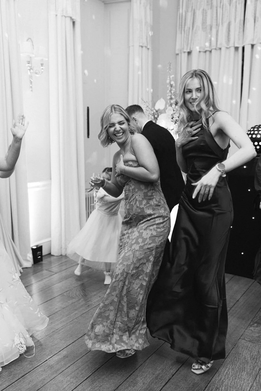 Tara-Statton-Photography-Pynes-House-Wedding-Devon (198).jpg