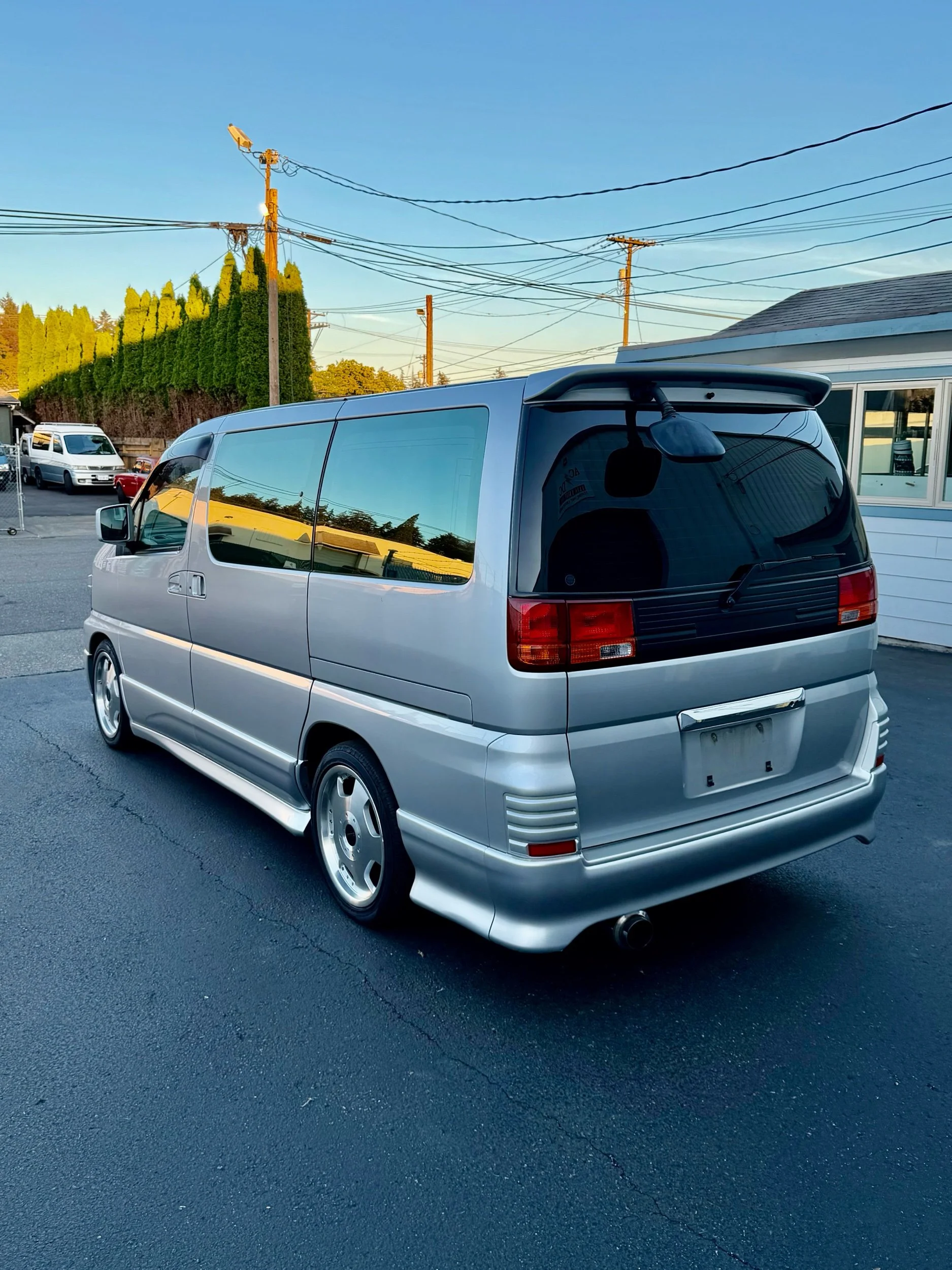 1998 Nissan Elgrand JDM car for sale — photo 5 of 15