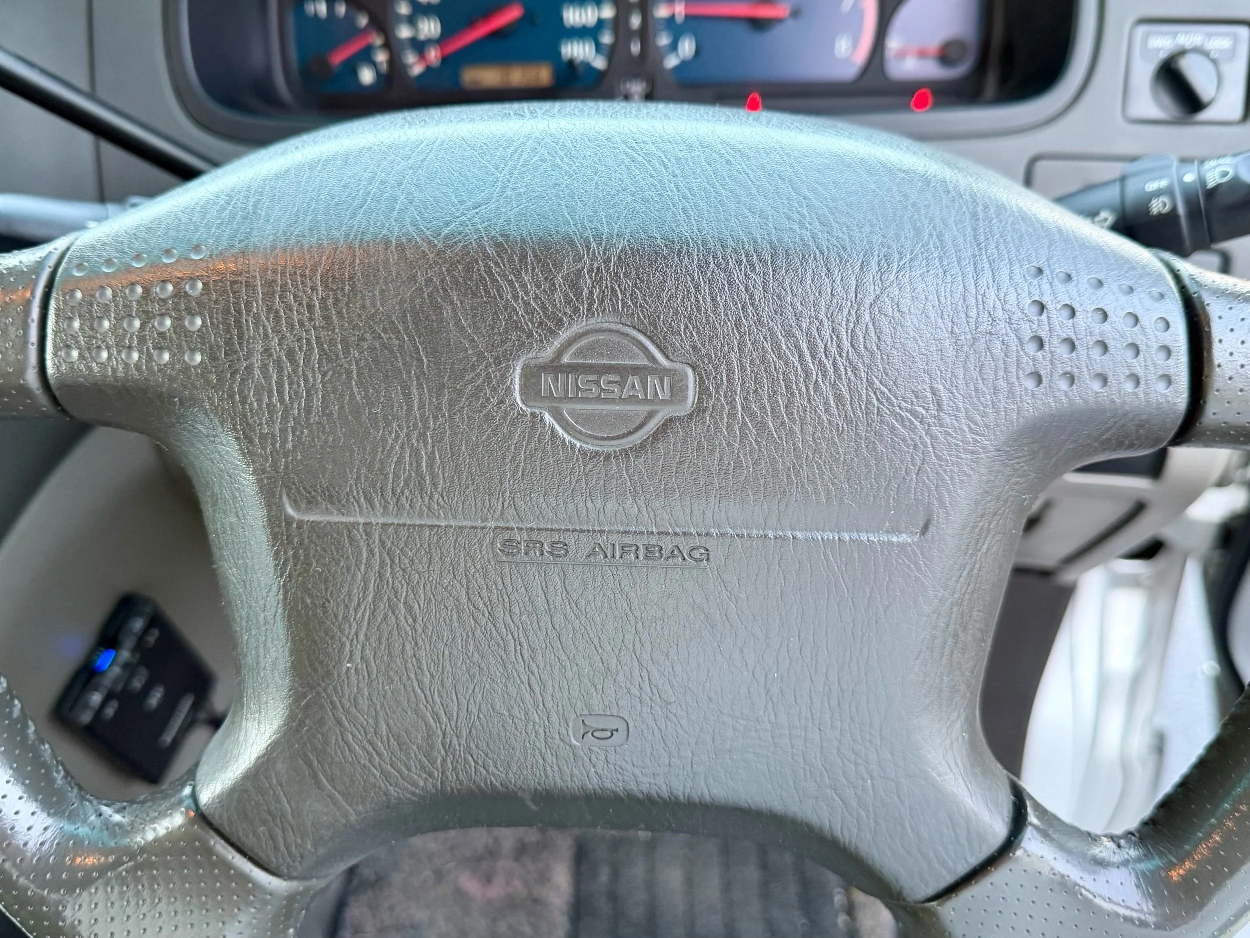 1998 Nissan Elgrand JDM car for sale — photo 10 of 15