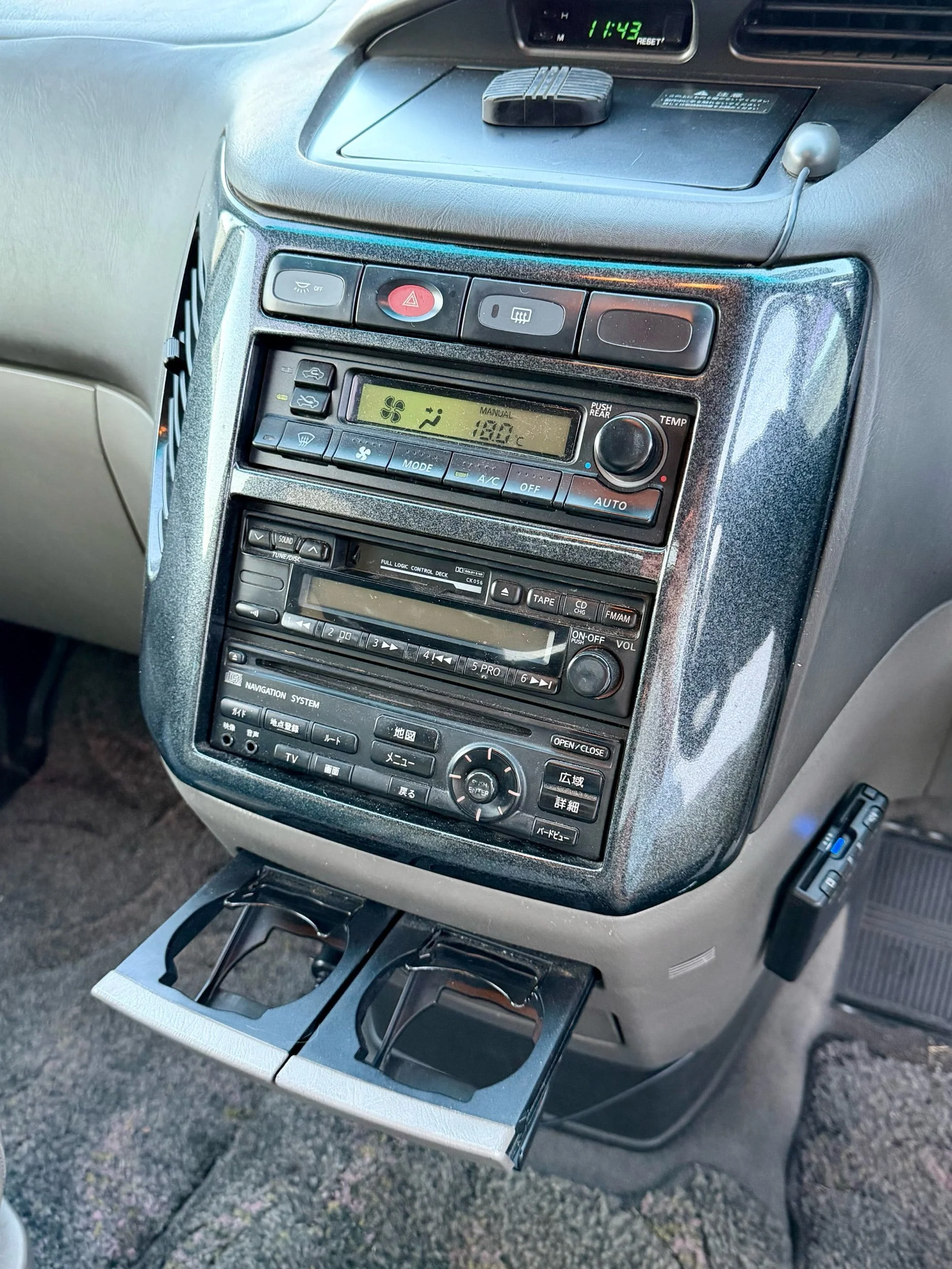 1998 Nissan Elgrand JDM car for sale — photo 9 of 15