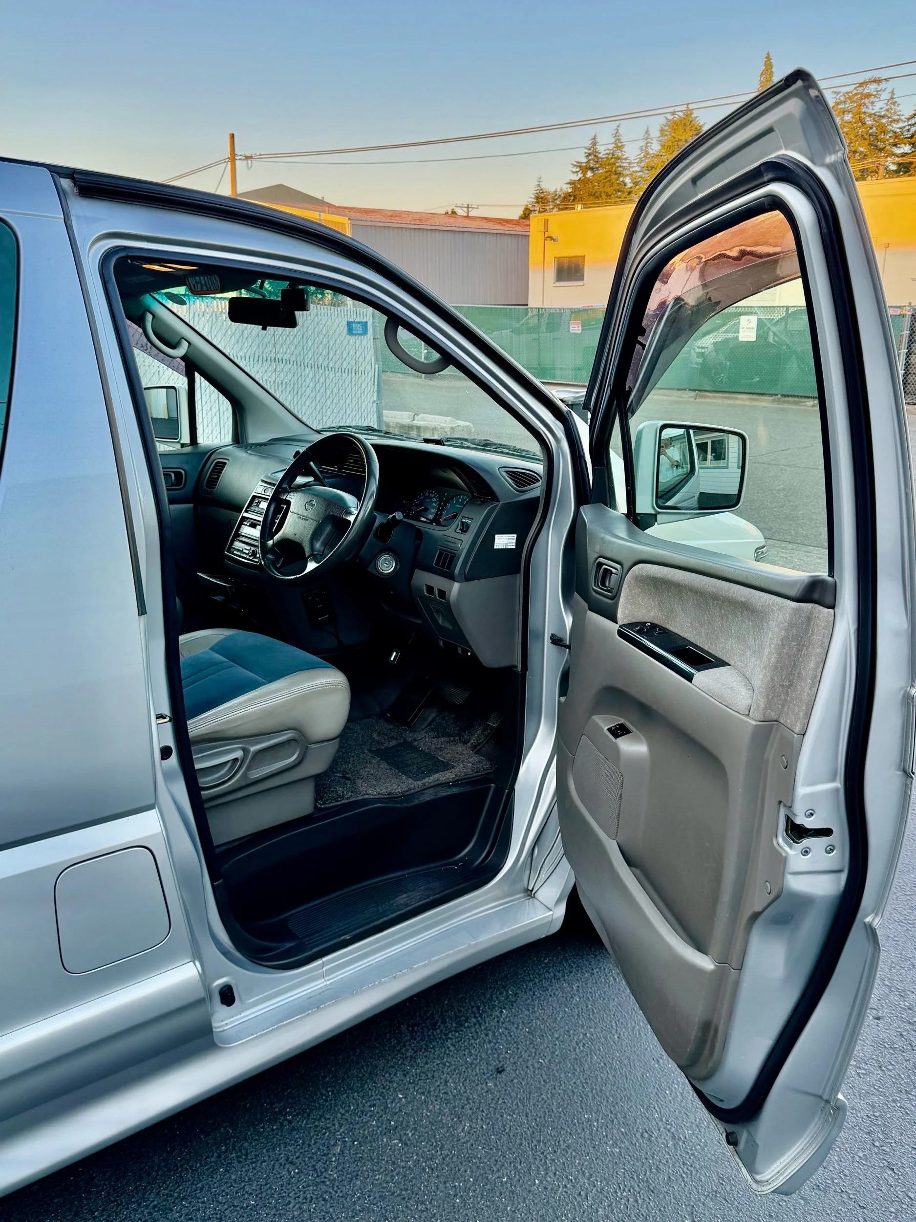 1998 Nissan Elgrand JDM car for sale — photo 8 of 15