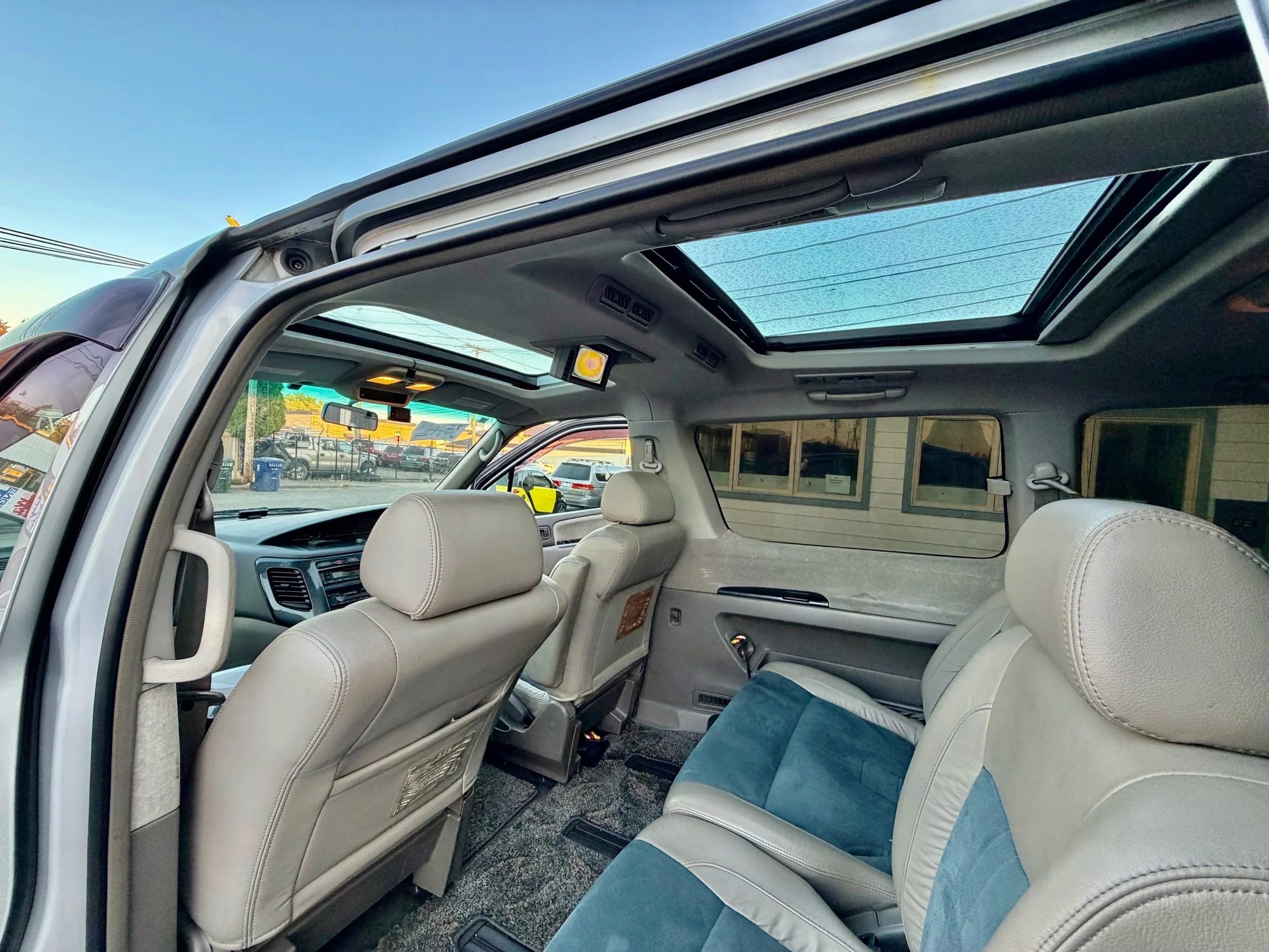 1998 Nissan Elgrand JDM car for sale — photo 12 of 15
