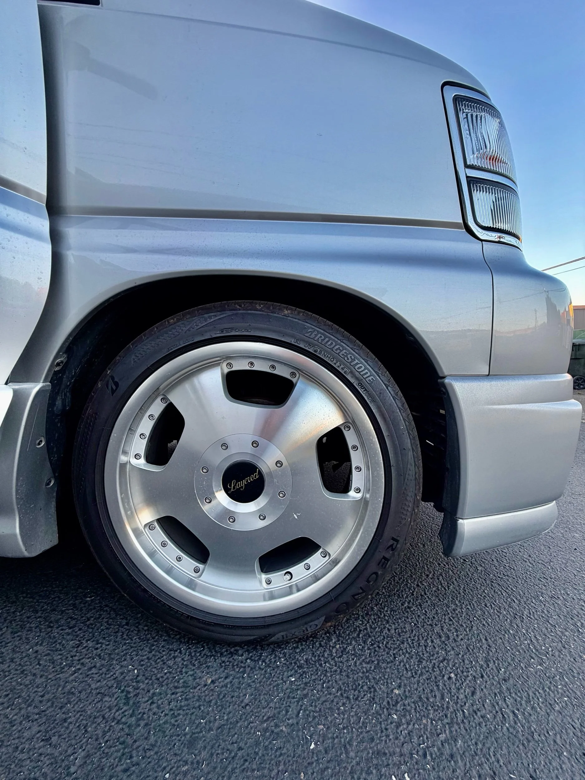 1998 Nissan Elgrand JDM car for sale — photo 14 of 15