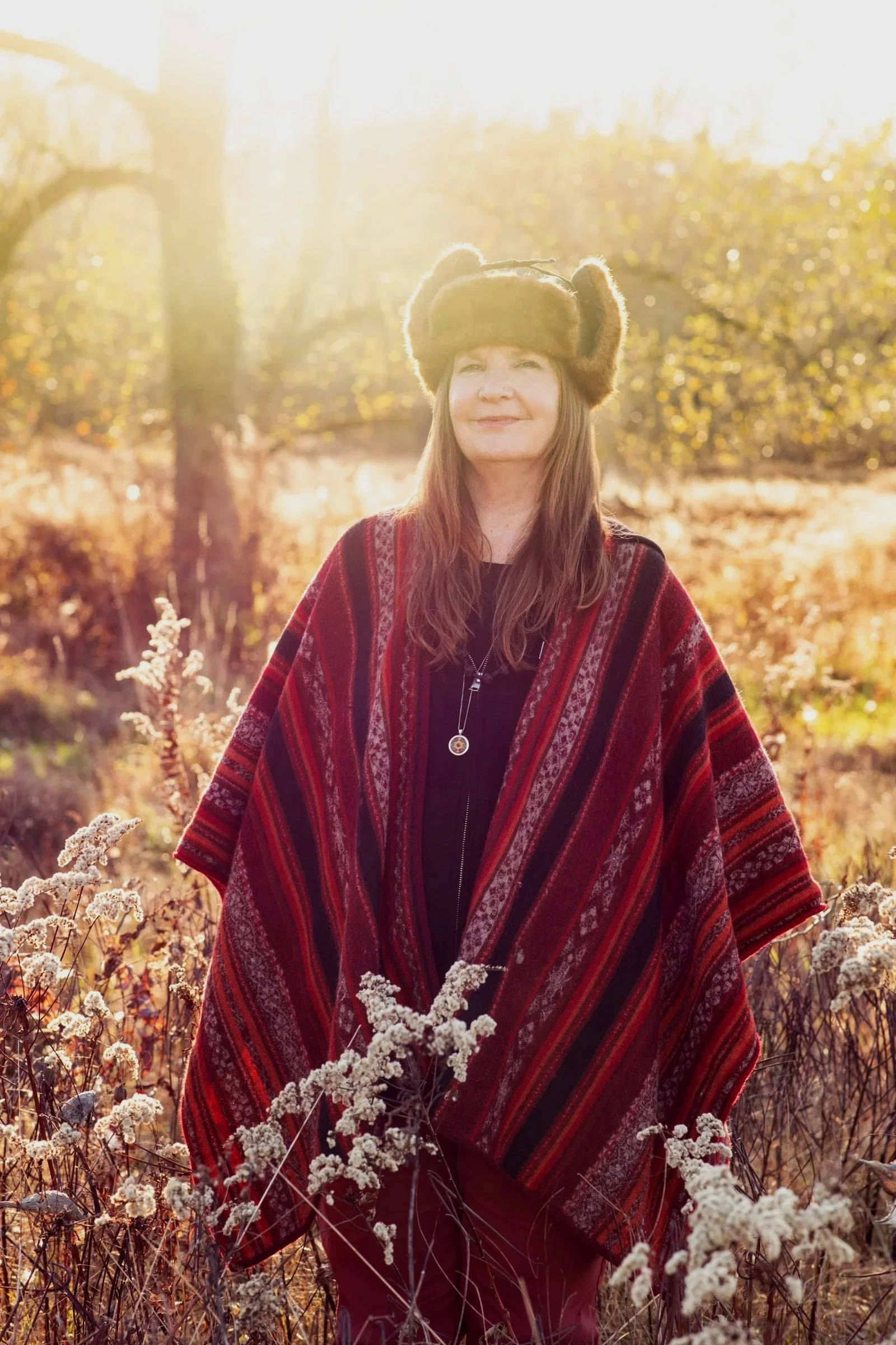 Anjahlia, Shaman woman wearing hat
