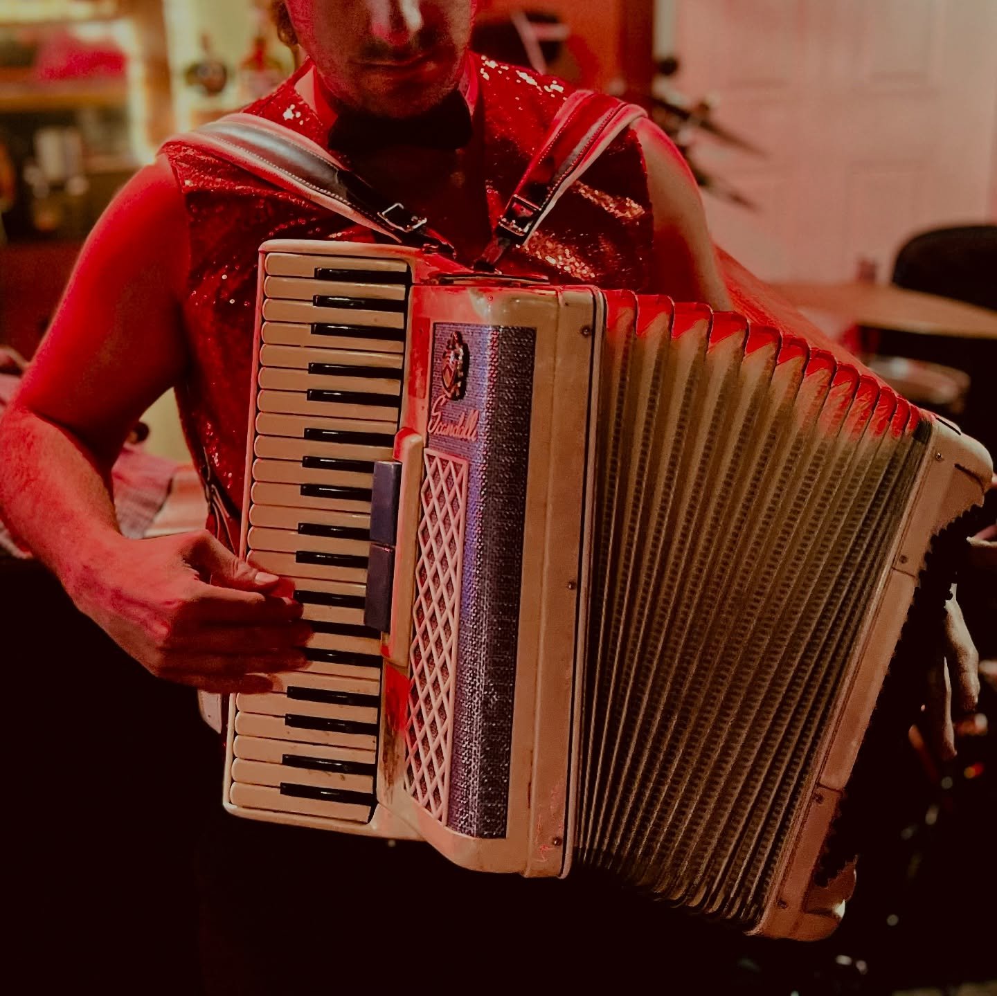 Guess who πͺ with songs sung straight from his heavy-beating heart and rhythm for days, Dmitriy Bolotny @dbolotnyy was the perfect addition to our live band cabaret show.