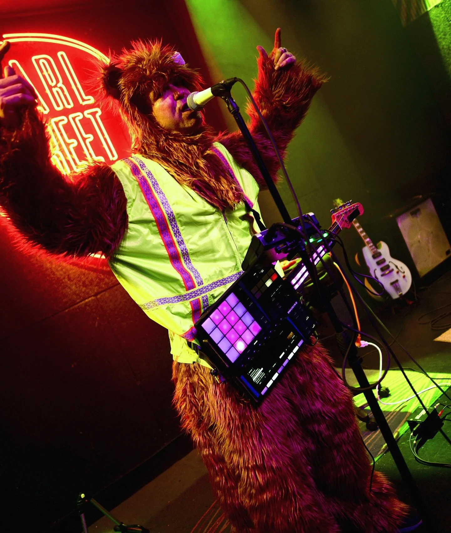 you can&rsquo;t have a circus without animals, they said 🎪🔥 to that we say &ldquo;let there be SAFETY BEAR&rdquo; @safetybearofficial 
OCT. 22 @ 801 duval st. 8:30-11pm ~ tickets in our bio and at the door. ⚠️ dancing bear on stage! 

Safety Bear&r