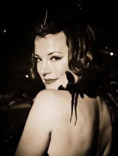 cheeky&rsquo;s back, baby 🍒💋 come see local favorite (and winner of the key west bubbas 2025 best performing artist) CHEEKY DERRI&Egrave;RE @cheekysqueaks host the first two weeks of our new show&hellip;

MOONBABE: A LIVE JAZZ CABARET inside @vivas