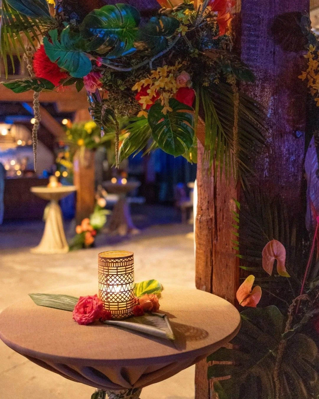 In a city whose foundation is hospitality, the details do the talking. 

Sipping tequila under palm and monstera leaves in a space designed to invite connection. An effortless experience for guests, and a seamless one for the team producing it all 🌿