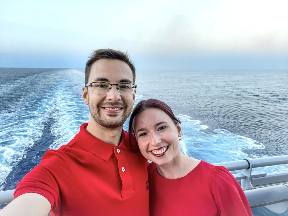 Couple_Virgin Voyages.JPEG