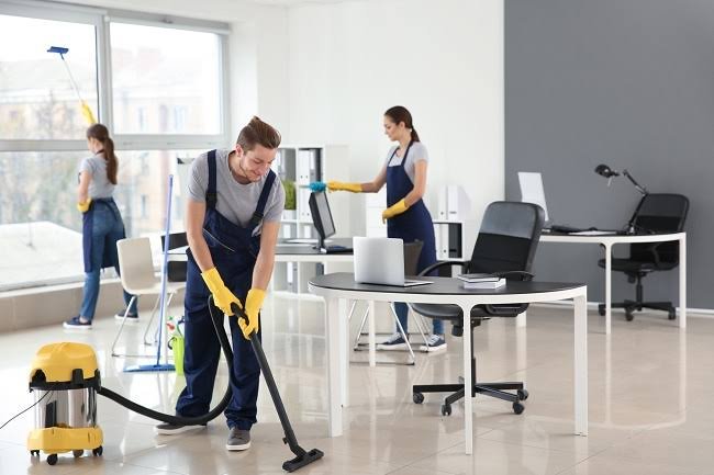 A Business Owner's Checklist for Choosing a Commercial Cleaning Company