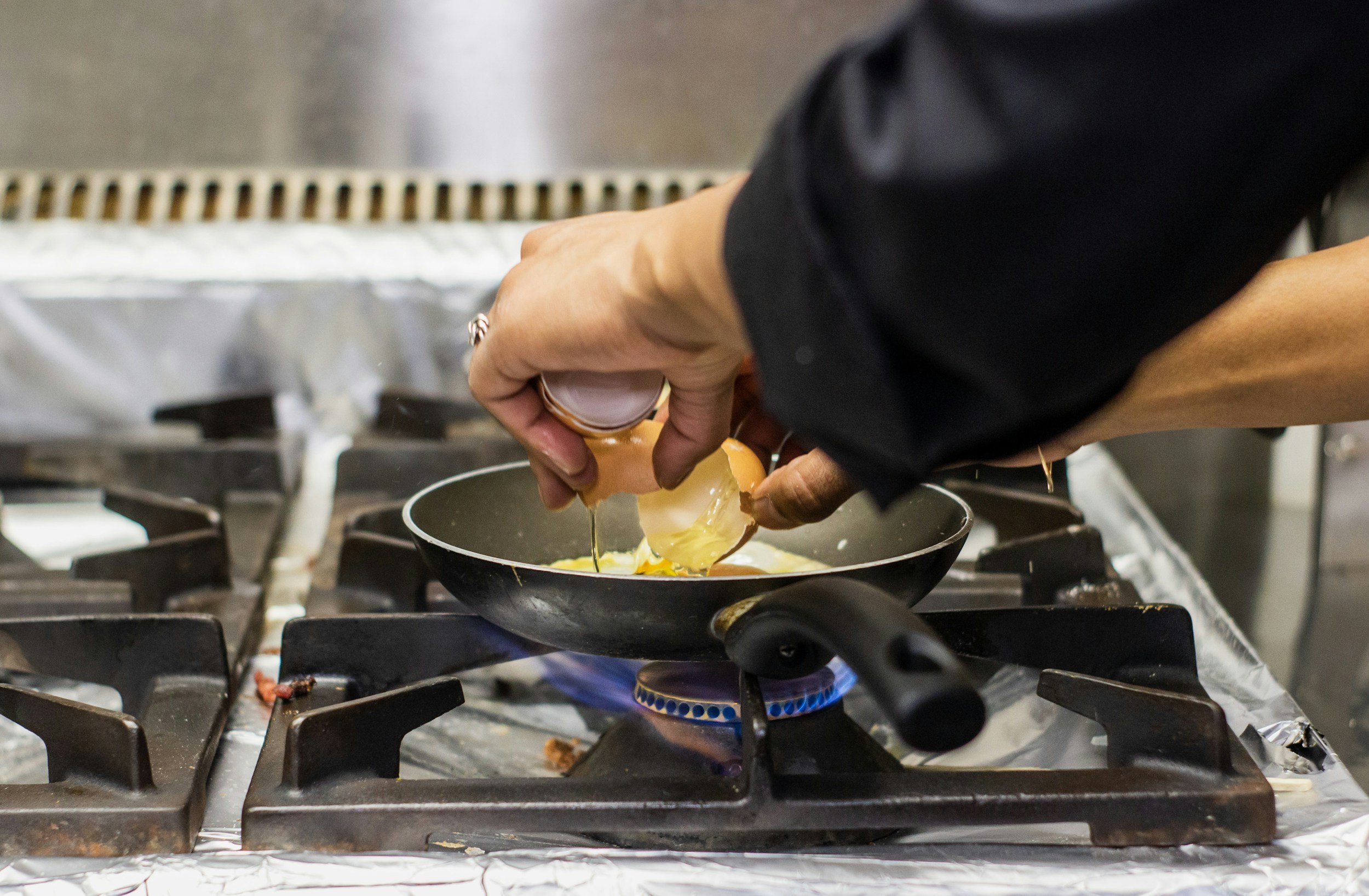 Gas vs Electric vs Induction Hobs: Cleaning Tips for Each Type (And When to Stop and Call a Professional)