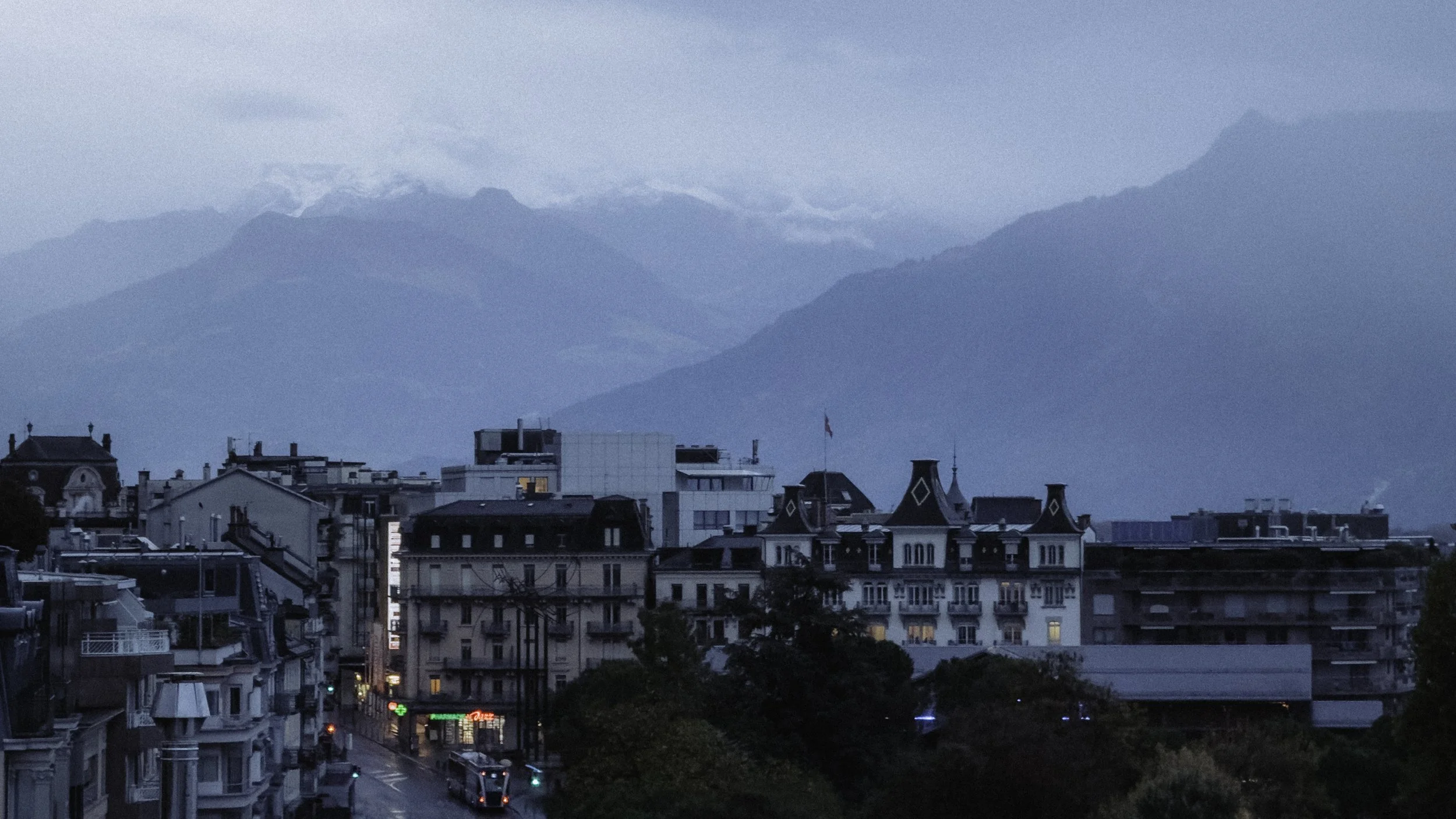 25-10-13 MILAN TO GENEVA FAMILY TRIP DAMON SHARE FINALS -215.jpg