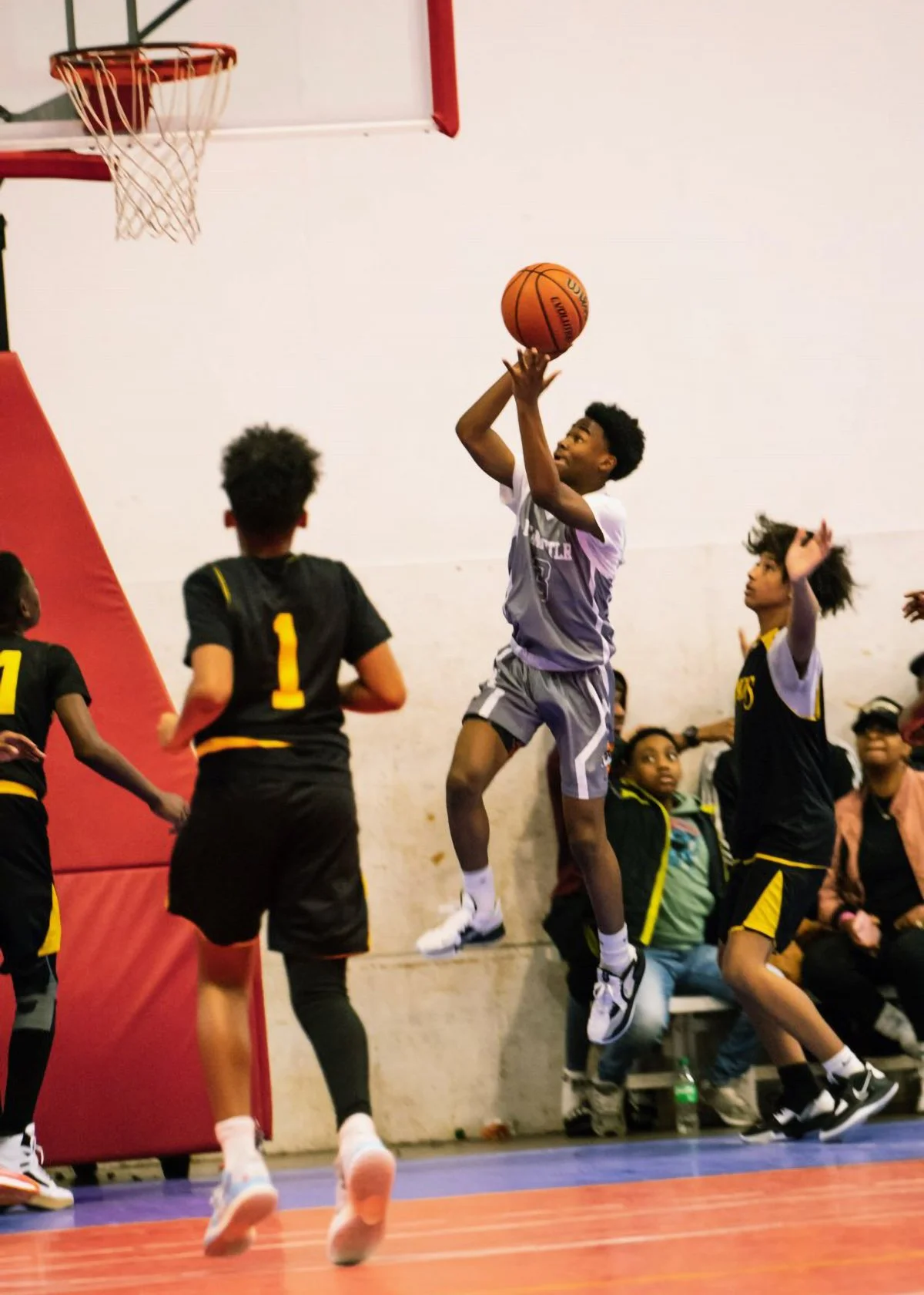 MiddleSchoolAAU_HolidayTipOff_1.jpg