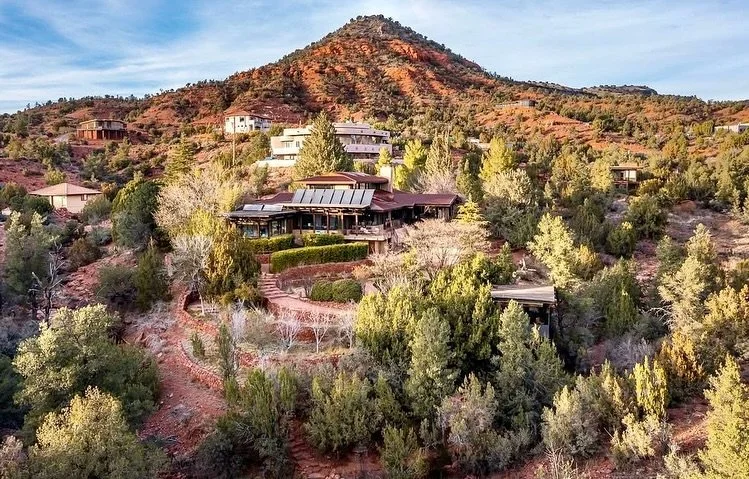 &ldquo;I need to watch pink skies, hike in the desert, jump in emerald water and let the vortex energy recalibrate my energies&rdquo;

DONE! Sedona is calling 📞 
(A few spaces left in shared room)

SEDONA, ARIZONA 🌵 
MARCH 25TH-29TH, 2026
~ Follow 