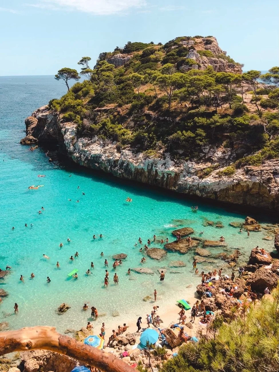 Someone once said to me after class, &lsquo;I didn&rsquo;t realize how much I was holding until I didn&rsquo;t have to anymore.&rsquo; I think about that often&mdash;especially when I&rsquo;m leading retreats.

This is why I do this work. 📿 

Anyone