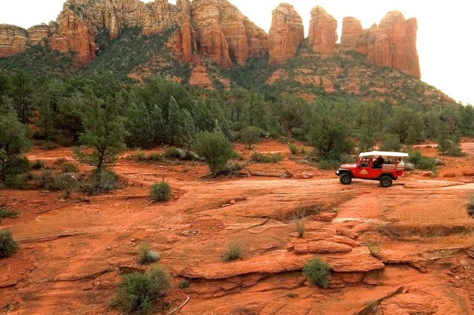 A desert Jeep tour 🌵 
Meditate at the renowned Stupa 
Shop the local markets
Tea time with fellow retreaters
Delicious vegan meals
Time to connect, renew, inspire 
🌟 

Four desert nights filled with days of bliss. I invite you to join this beautifu