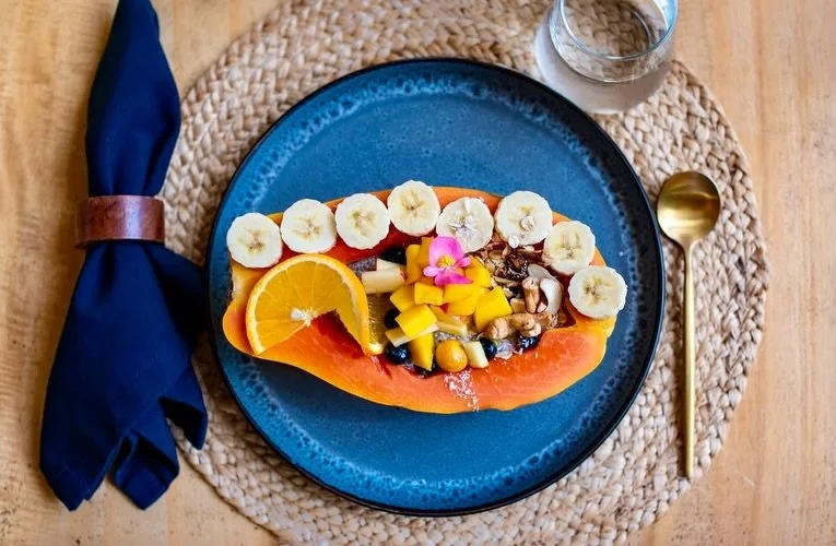 A post dedicated to just retreat food 🥘 
Food lovers raise your hand 🙋🏼&zwj;♀️ 

From Africa to Costa Rica to VT to Sedona to Greece to India! You will ALWAYS be fed well. Some people get nervous traveling because they won&rsquo;t have their regul