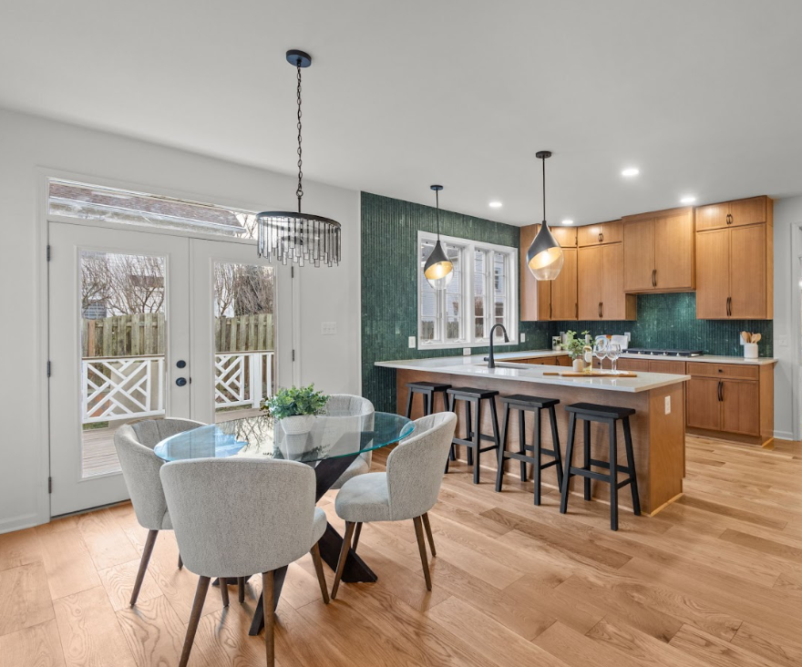 Eat in Kitchen & Kitchen 