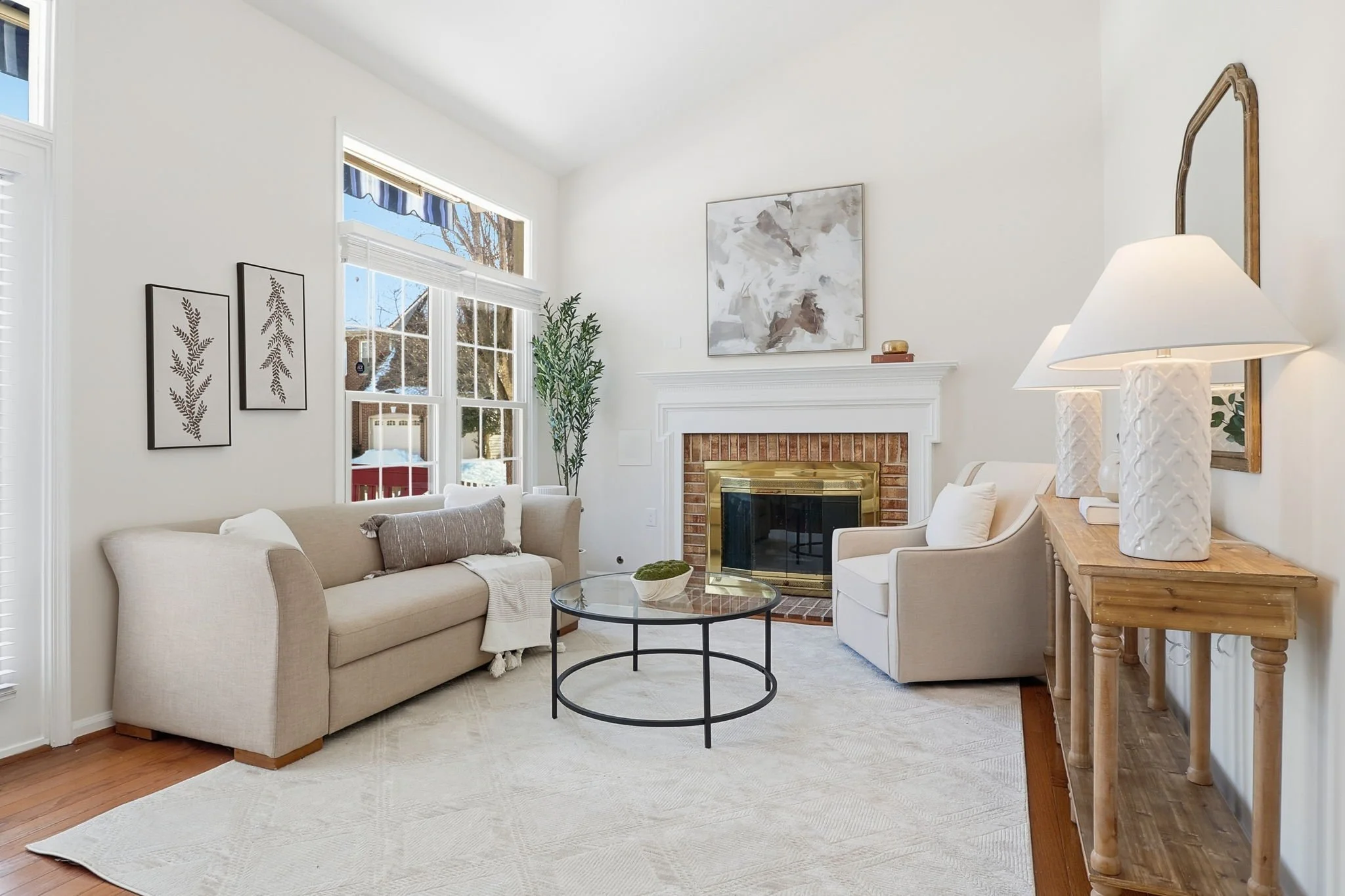 Cobra Drive - Family room .jpg
