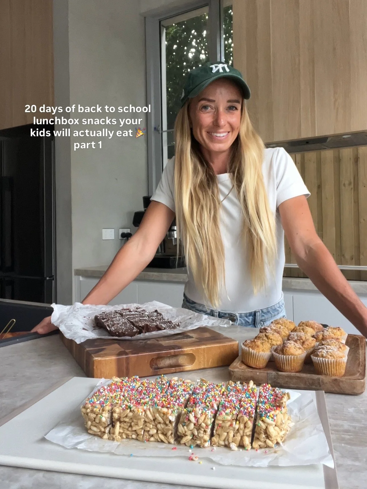 Celebrating 20 days of back to school lunchbox snacks your kids will actually eat 🎉 

🤩Which ones did you try?🤩

PART 1: Days 1-10 ✨ see the final slides for remakes 🥹
✨Day 1: Healthier Homemade LCM Bars
✨Day 2: Blender Weet-Bix Slice 
✨Day 3: AB