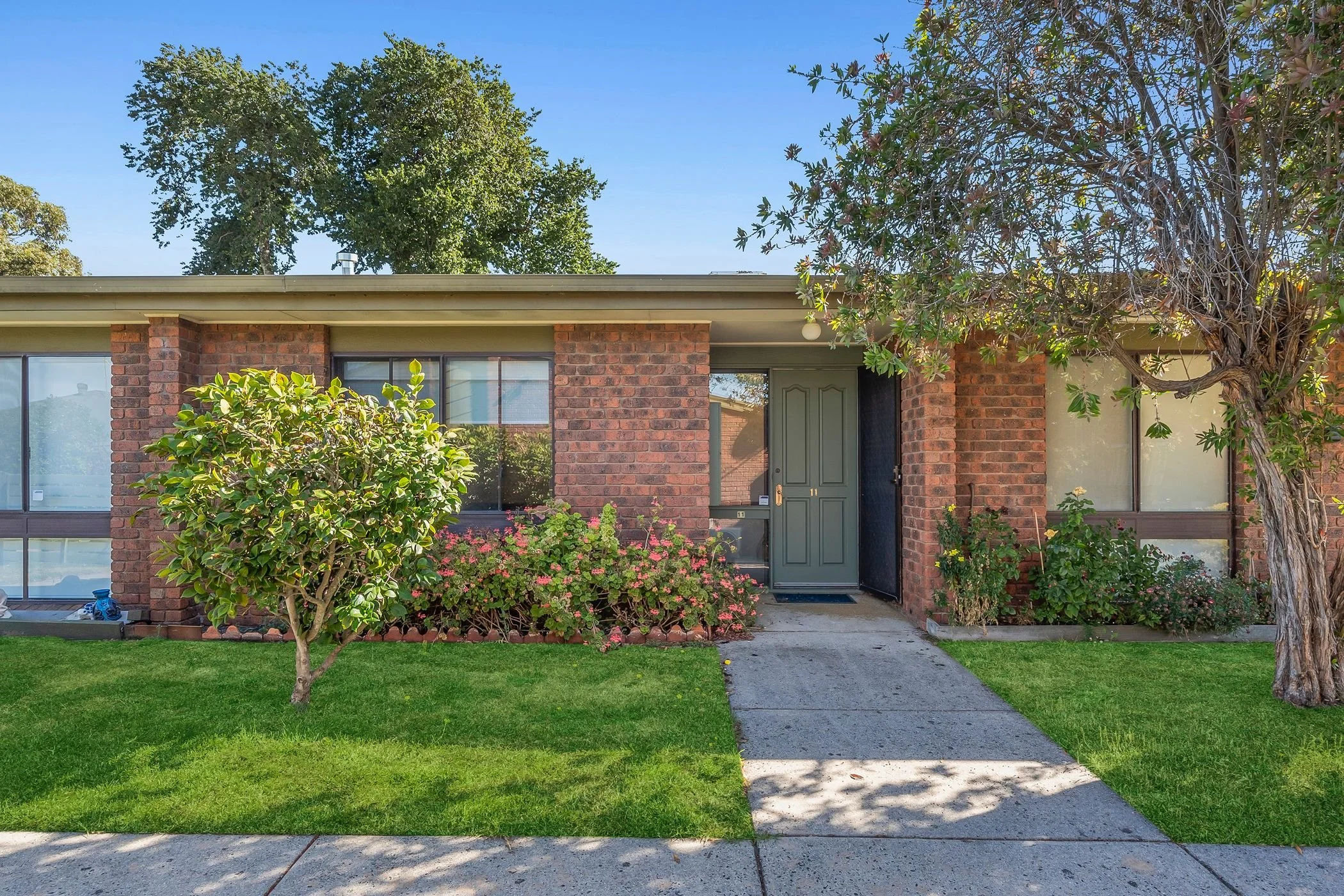 Unit 11 EASY LIVING IN THE HEART OF DRYSDALE