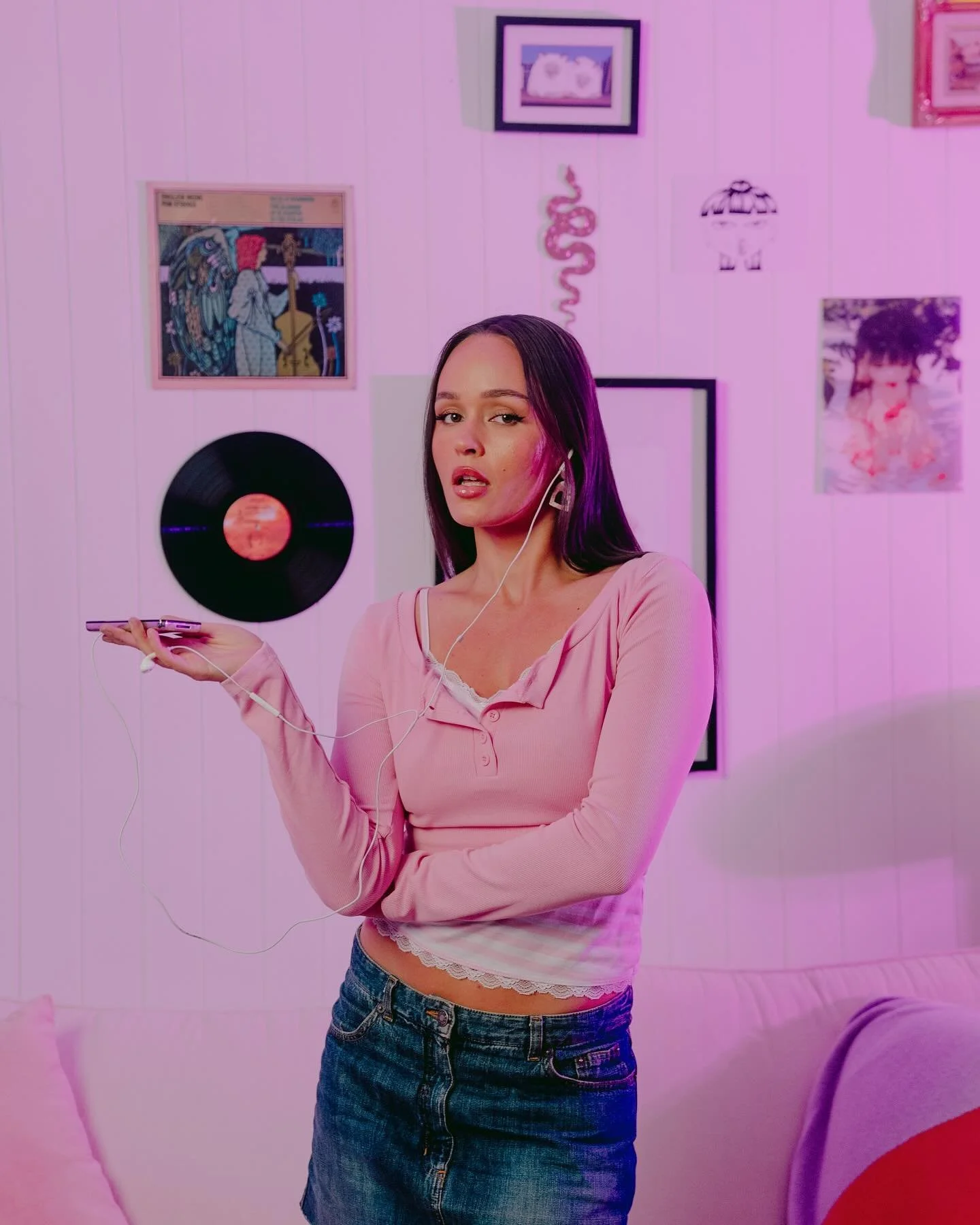 Jennifer&rsquo;s body with the baddesttt 🧚

I love spooky sznnn, this was such a fun one, from the set design, scouting props and creatively directing, the vibes were high! We had such fun time creating with this team and can&rsquo;t wait to make so