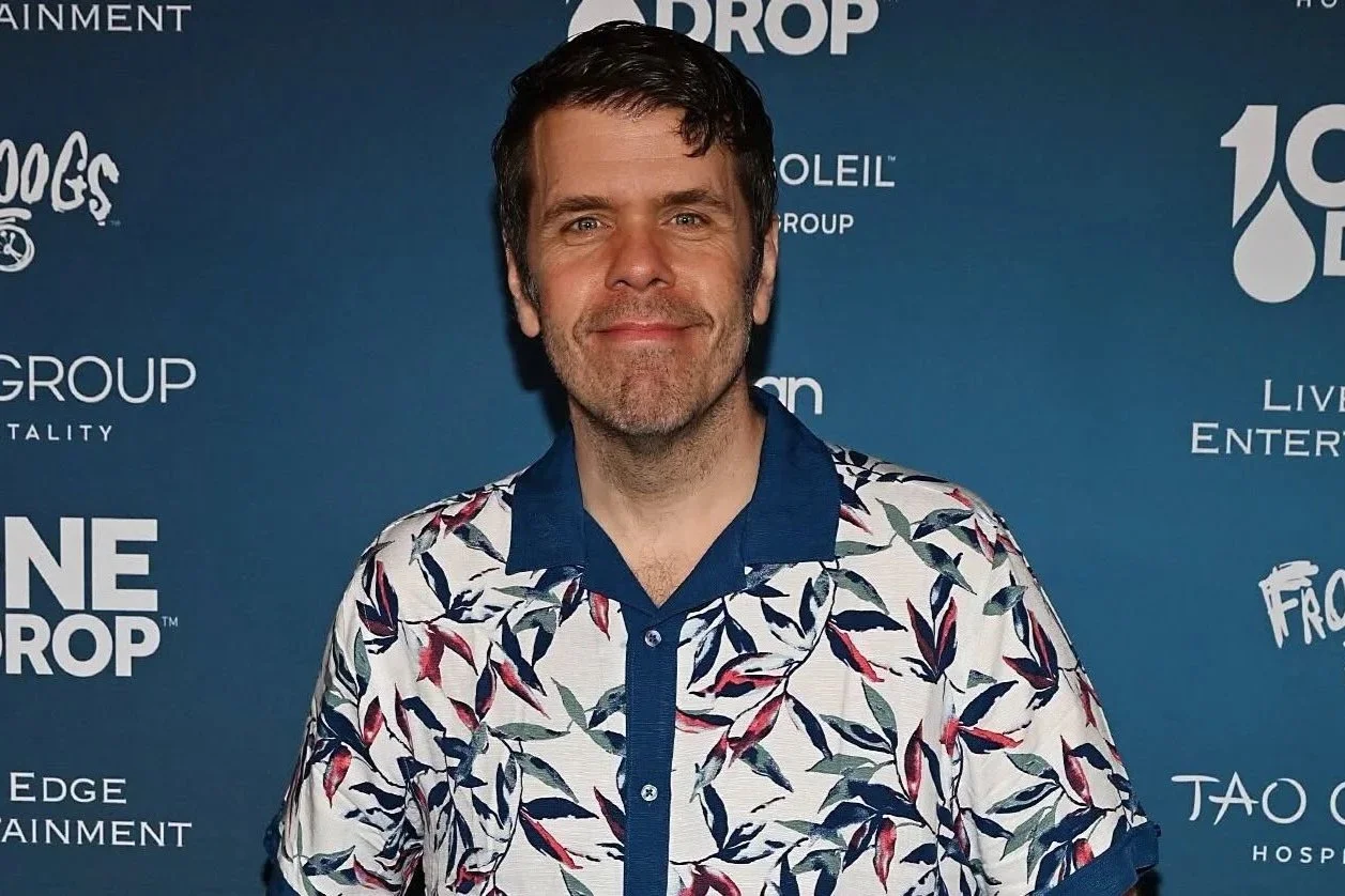 Perez Hilton livestreams apparent self-harming video