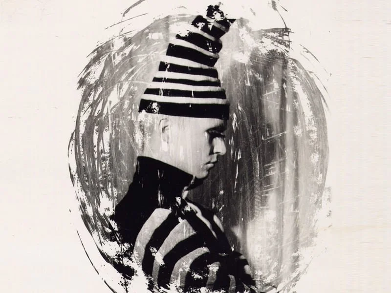 In 1990, Tatu was working for a hat designer in NYC and posed on several occasions.