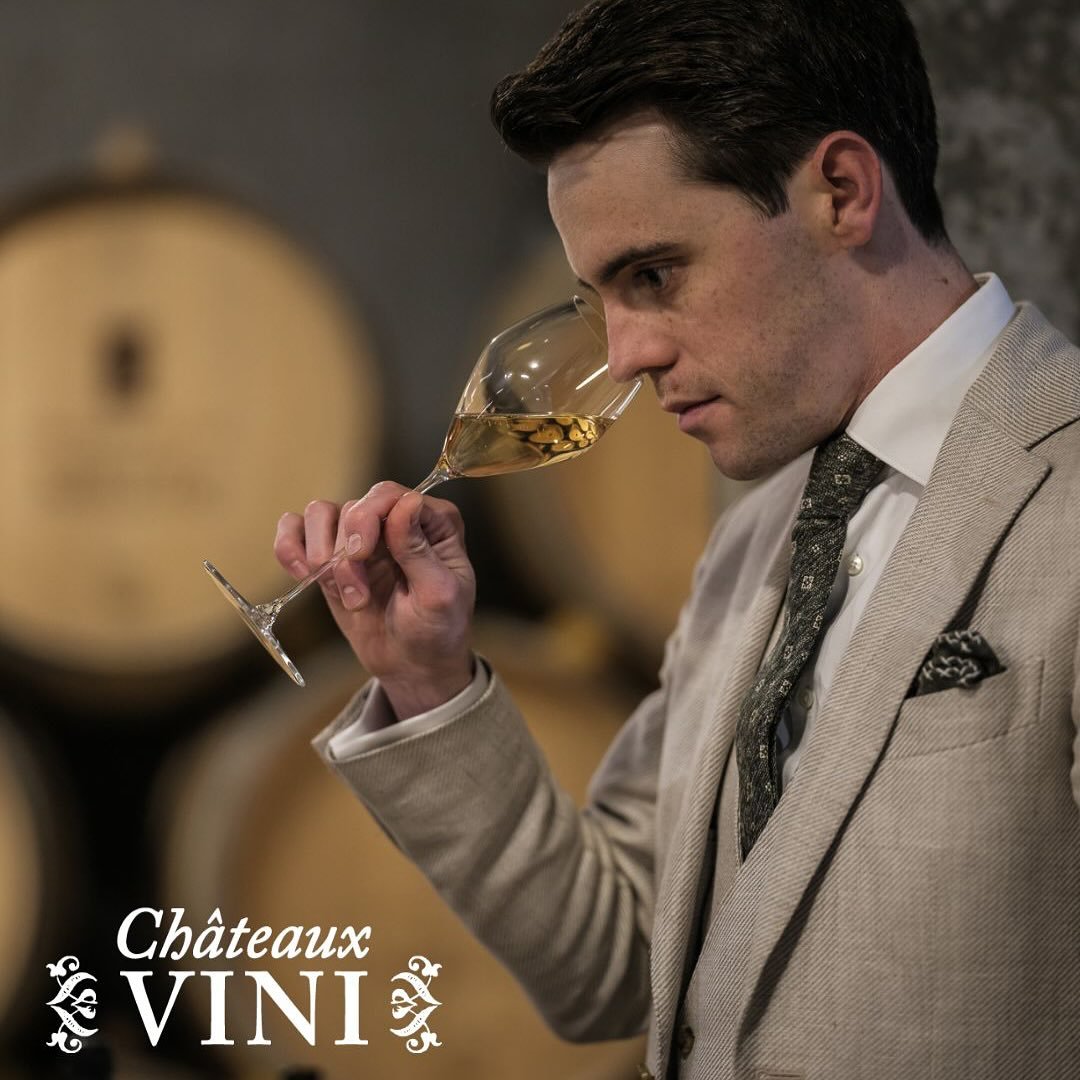 💥Wij deden een TOPTRANSFER! 💥

We zijn trots om Tom Ieven te verwelkomen bij Ch&acirc;teaux Vini als wijnexpert.

Tom maakte ondermeer naam als topsommelier bij Hof van Cleve (***) en werd onder andere bekroond als Beste sommelier van Belgi&euml; e