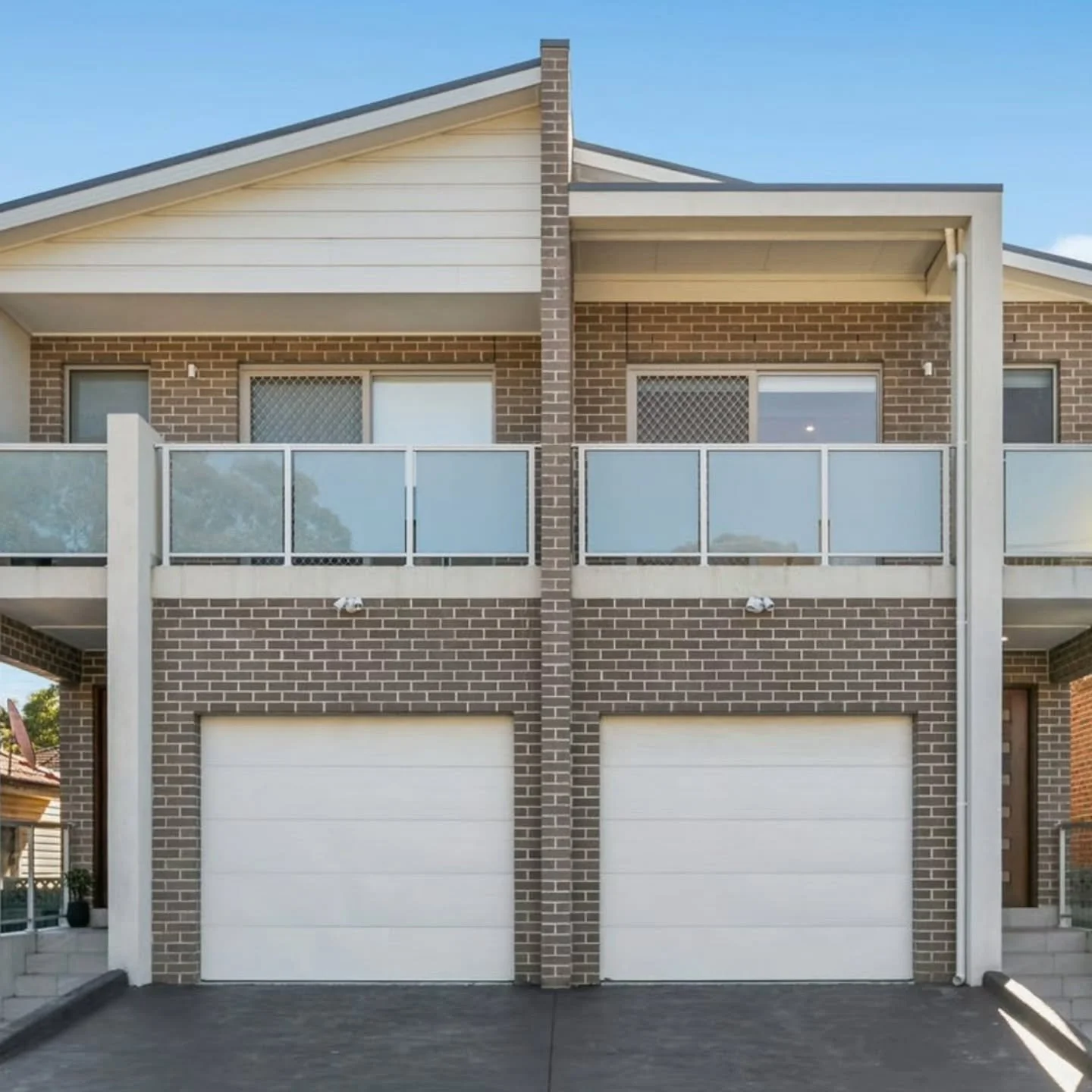 Completed Project: Universal - Duplex Goals! Custom Build with Modern Finishes &amp; Comfortable Living Spaces, crafted with expertise by MEJOBUILD.

Considering a duplex build in Sydney? Reach out via our website or DM for tailored design and constr