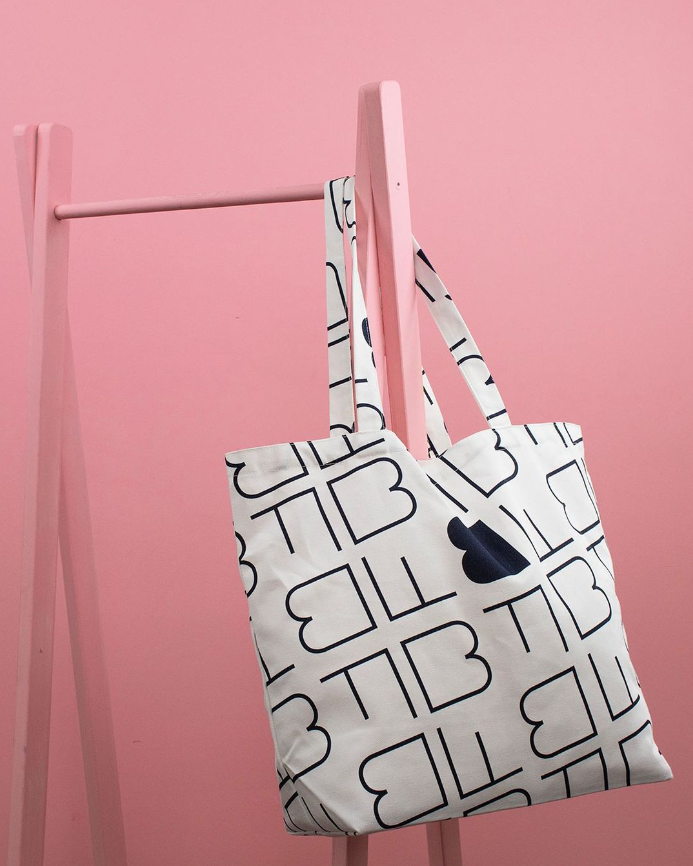 Tote bag personnalisé à Orléans — Fabrication française, livraison en Centre-Val de Loire