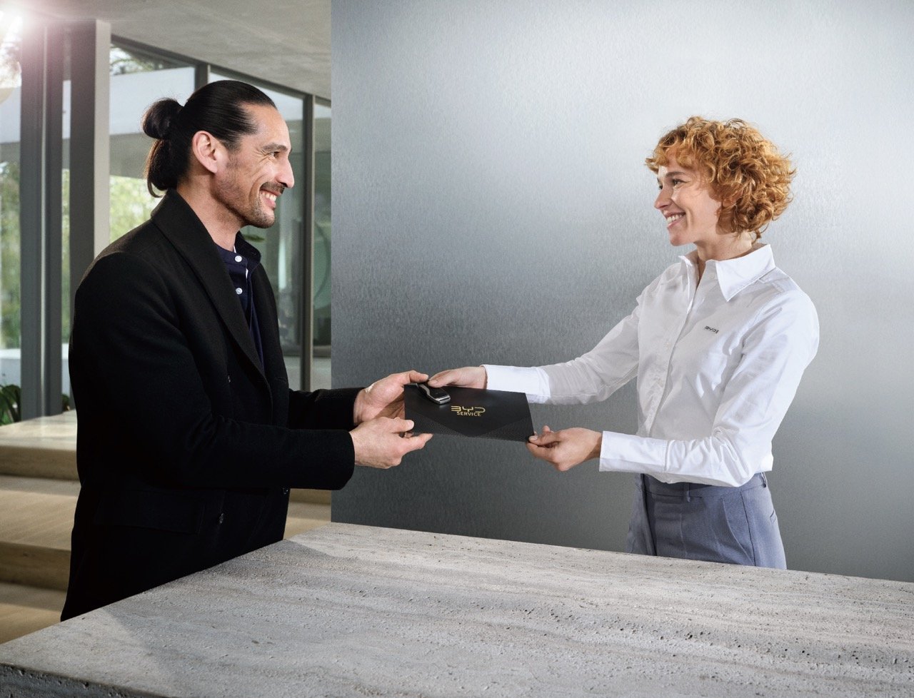 11 service delivery_100X75+3cm_cmyk_EN Large.jpeg