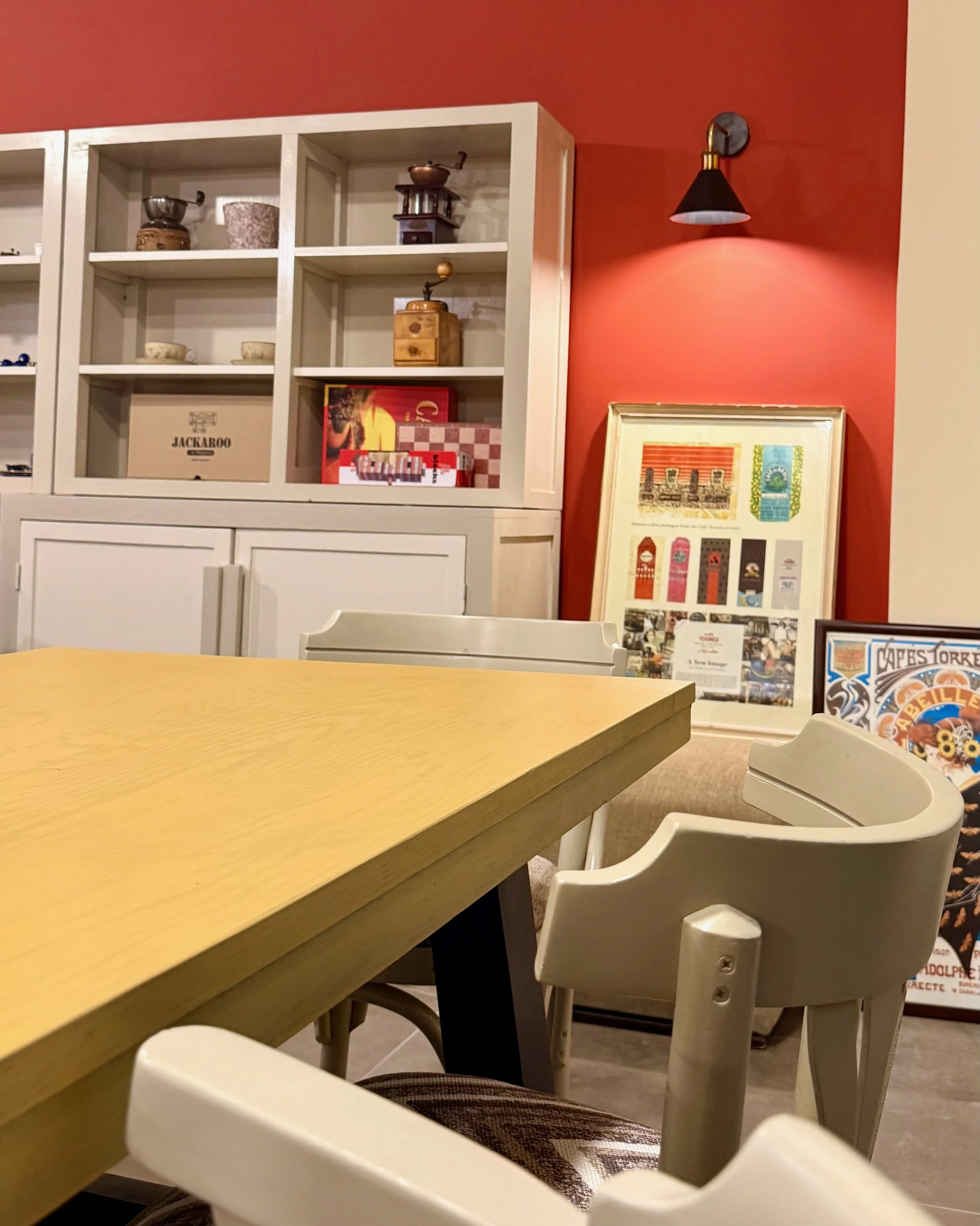 Cafe Younes Hamra -Work Area.jpeg