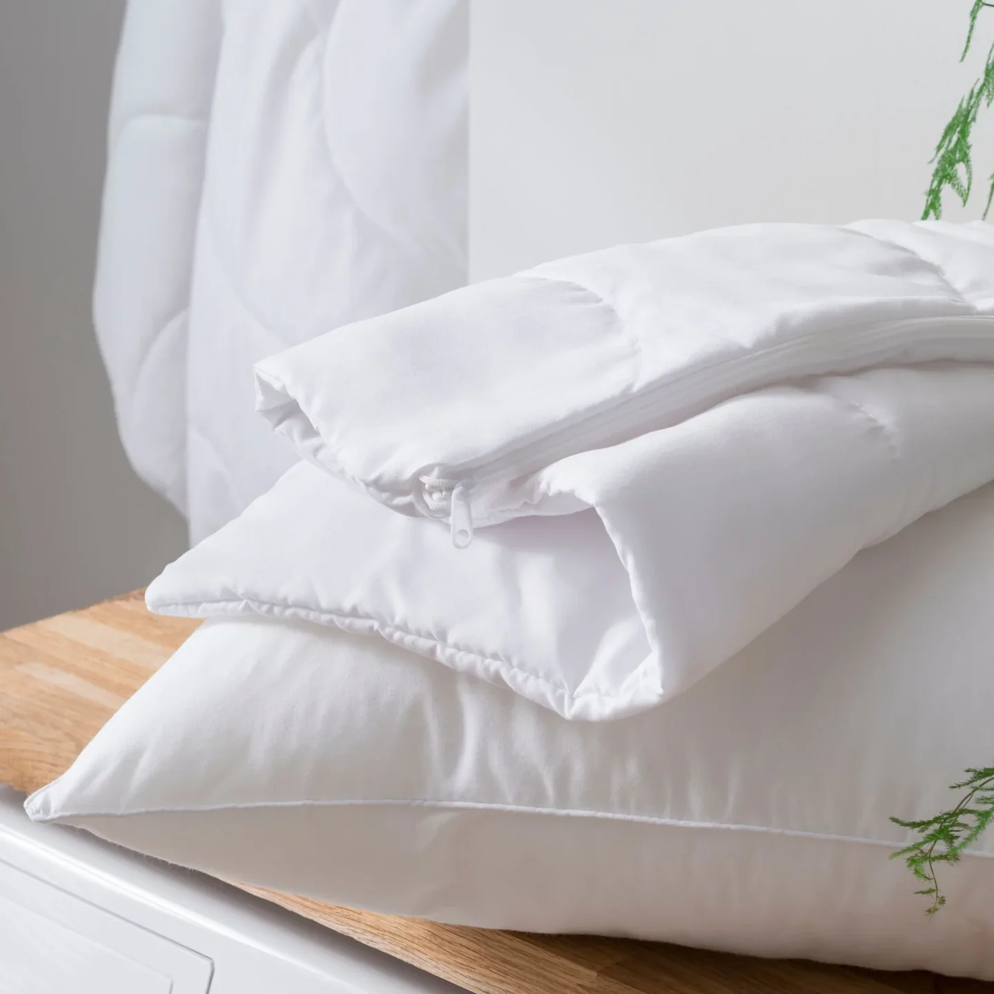spundown_pillow_lifestyle_2_9693378b-2457-419b-8c87-3693ea7def72 (1).webp
