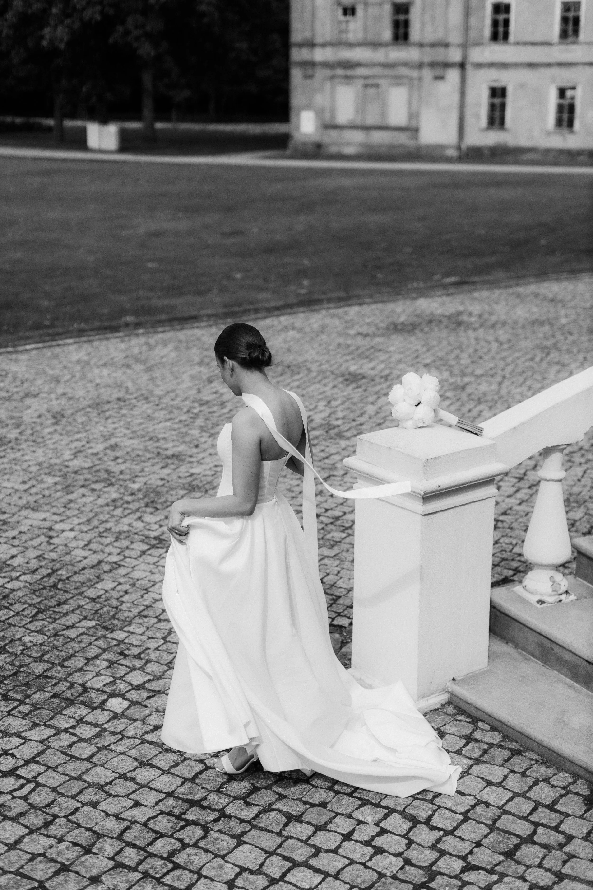erikauphoto590bw.jpg