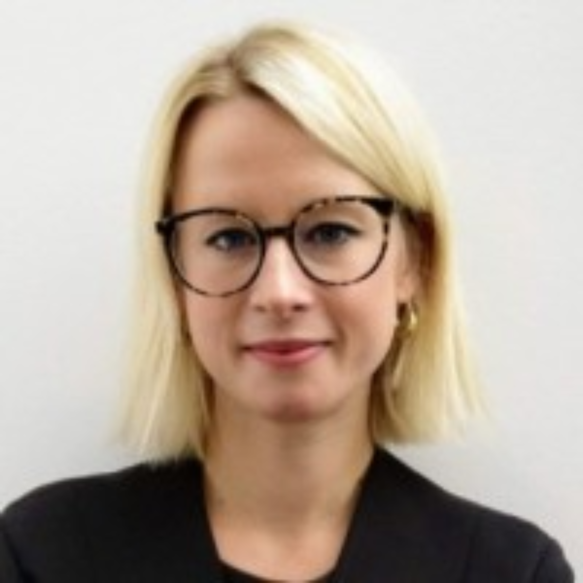 Dora Meredith headshot.png