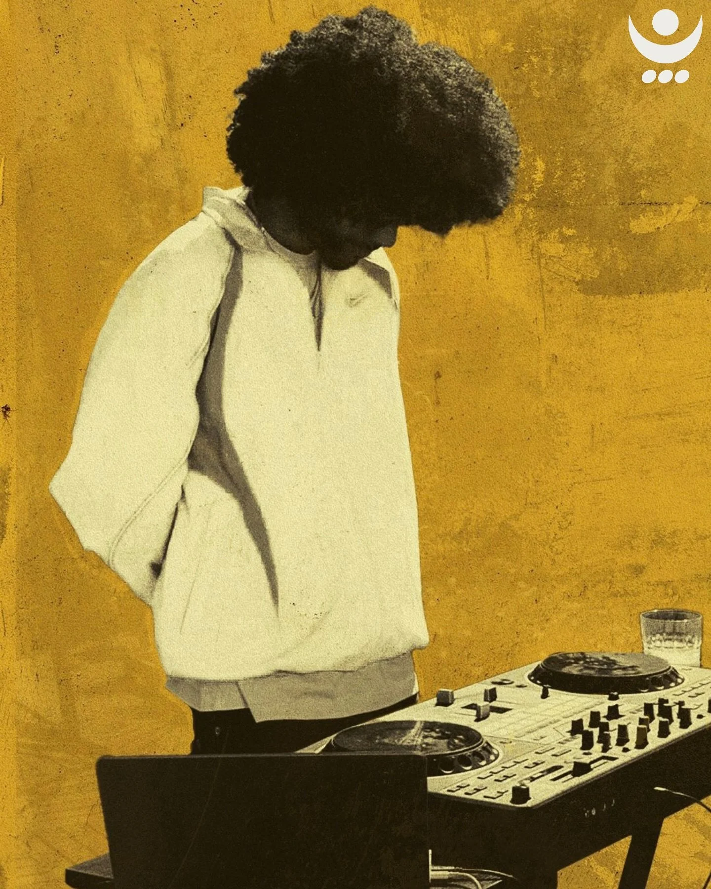 Originaire de Libreville, Gabon, @fxvidelier s&rsquo;impose comme l&rsquo;une des figures montantes de la sc&egrave;ne diasporique parisienne gr&acirc;ce &agrave; ses &eacute;dits et ses sets &eacute;clectiques. 

Aujourd&rsquo;hui, il f&eacute;d&egr