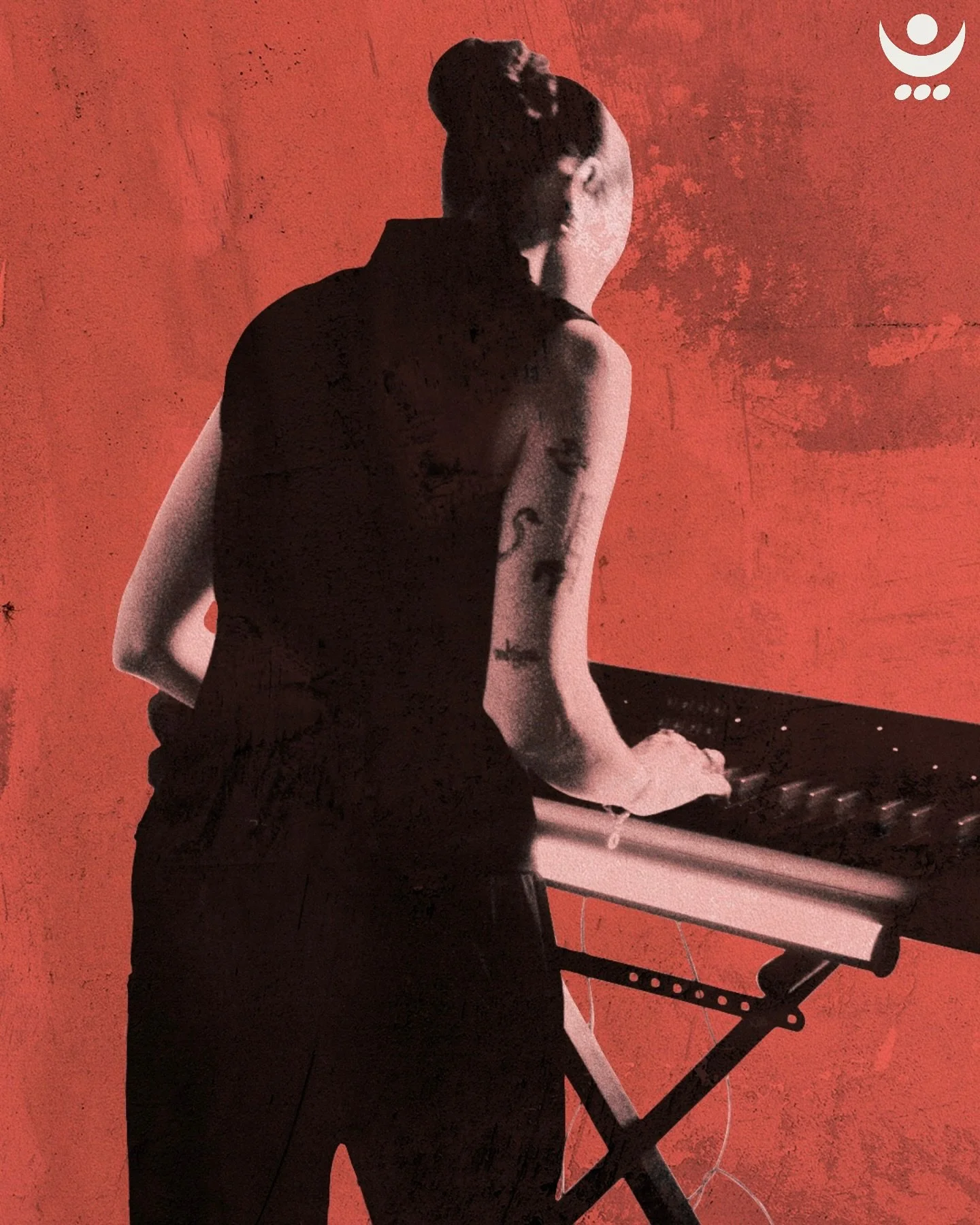 Originaire de Nantes, France, Sasu s&rsquo;est fait remarquer gr&acirc;ce &agrave; ses solos de piano sur des prods de Nemz, Veeze ou encore Freeze Corleone. 

&Eacute;galement compositrice et chanteuse, pr&eacute;sente sur les sc&egrave;nes parisien