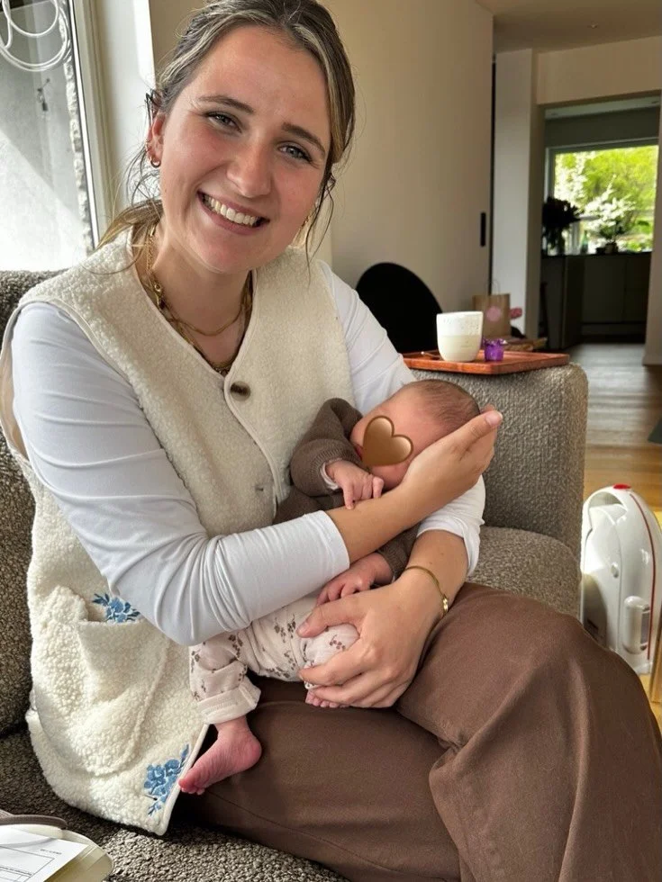 Wochenbettbetreuung🤎

Der K&ouml;rper heilt.
Die Seele sortiert sich neu.
Und irgendwo dazwischen entsteht ganz leise
eine neue Version von dir als Mama. ✨ 

Ich freue mich, dich dabei unterst&uuml;tzen und begleiten zu d&uuml;rfen 🤎 🧸 ✨

#hebamme