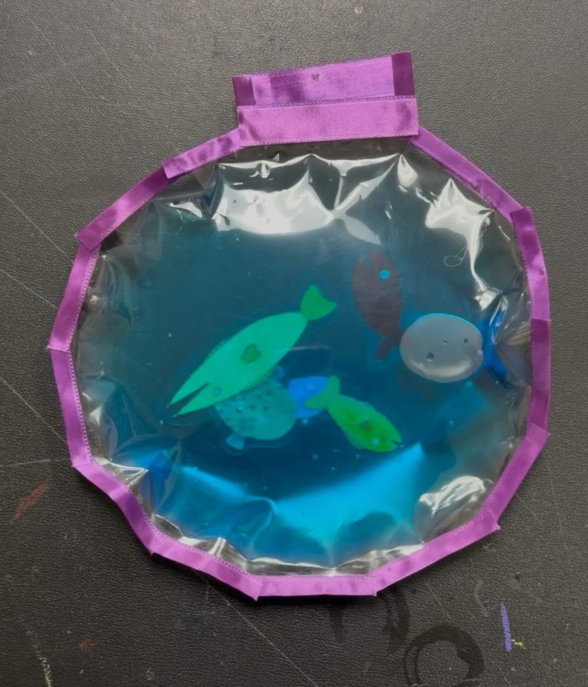 We made our own sensory tools yesterday&mdash; diy fish tanks and fluffy slime!
.
.
.
#art #craft #fishtank #slime #fluffyslime #sensoryart #sensory #sensoryactivity