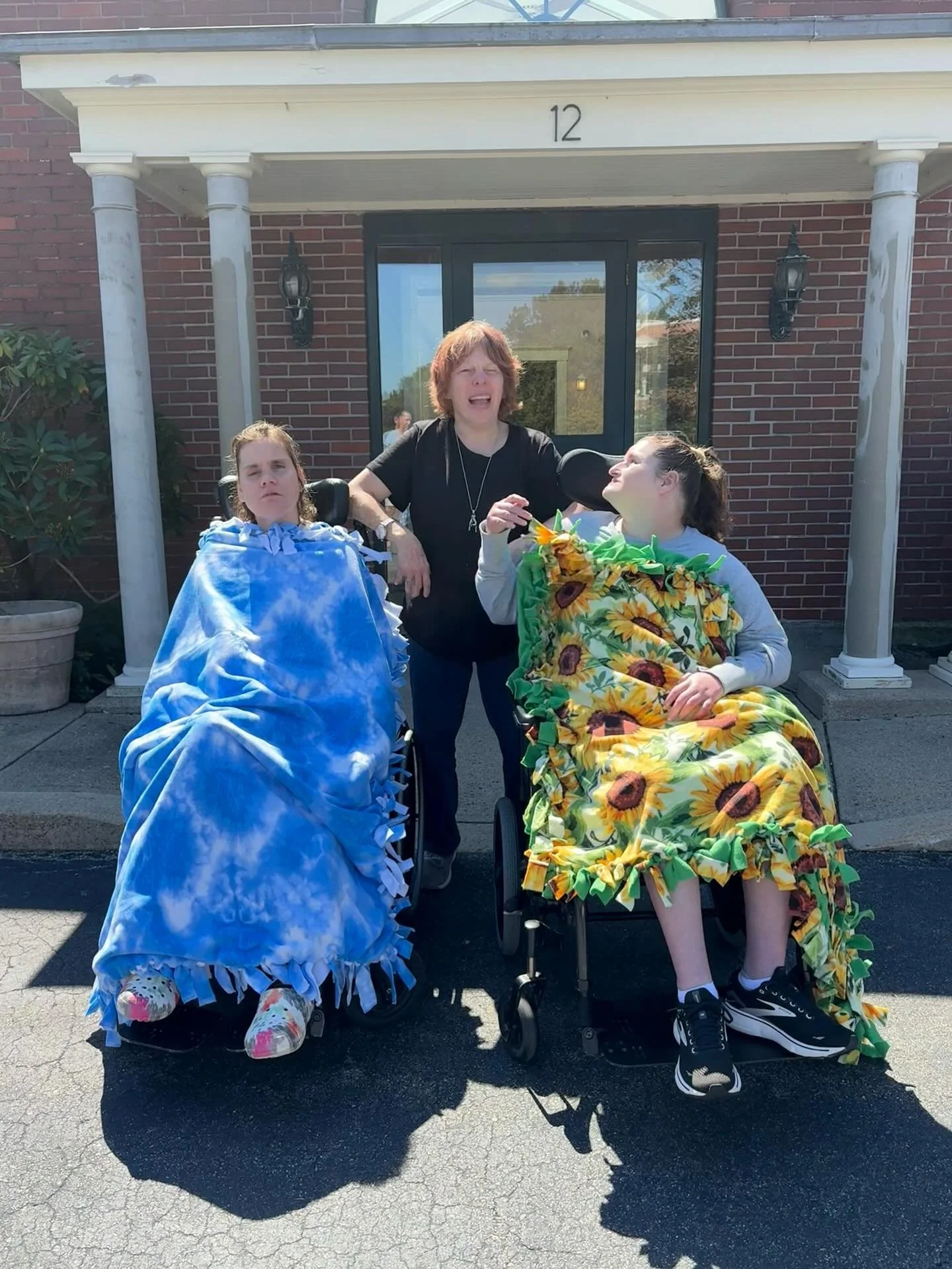 Getting ready for autumn 🍂🍁🍂Ashley and Melissa made some no-sew tie blankets! 
.
.
.
#fall #autumn #nosewblanket #tieblankets
