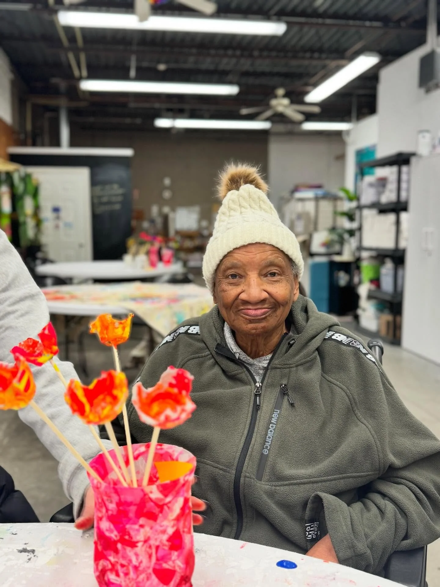 Two part class - modge podge vases and flowers made out of recycled egg cartons! Fun craft for Valentine&rsquo;s Day 💜

#art #craft #valentines #idd #flowers #modgepodge #recycledmaterials #cute #fun