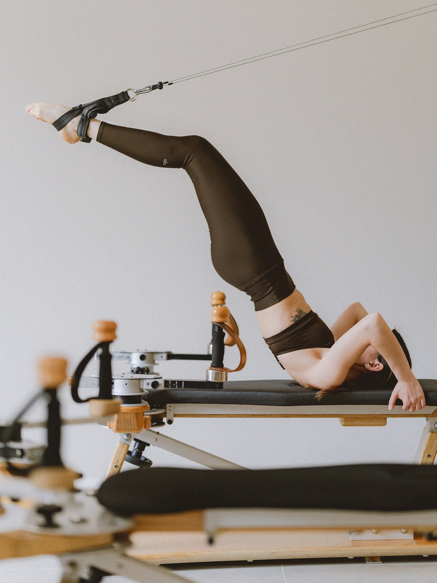 Allunga. Tonifica. Riequilibra.

Il metodo Gyrotonic&reg; : una pratica fluida e profonda che scioglie le tensioni, migliora la postura e rafforza il comfort articolare. 

Derivato dalla danza ma rivolto a tutti, questo sistema di movimenti e respira