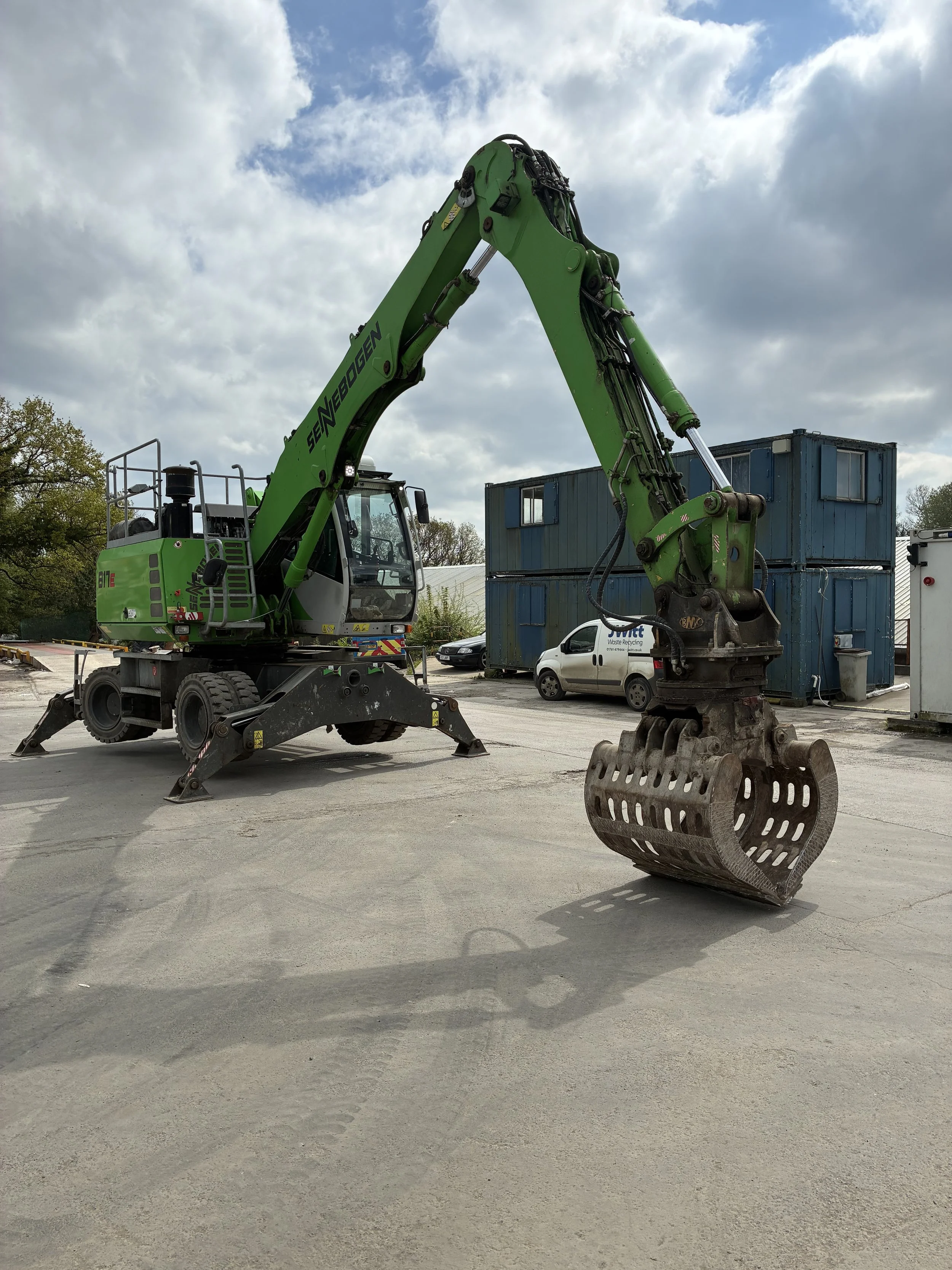 SENNABOGAN High-rise Cab Excavator