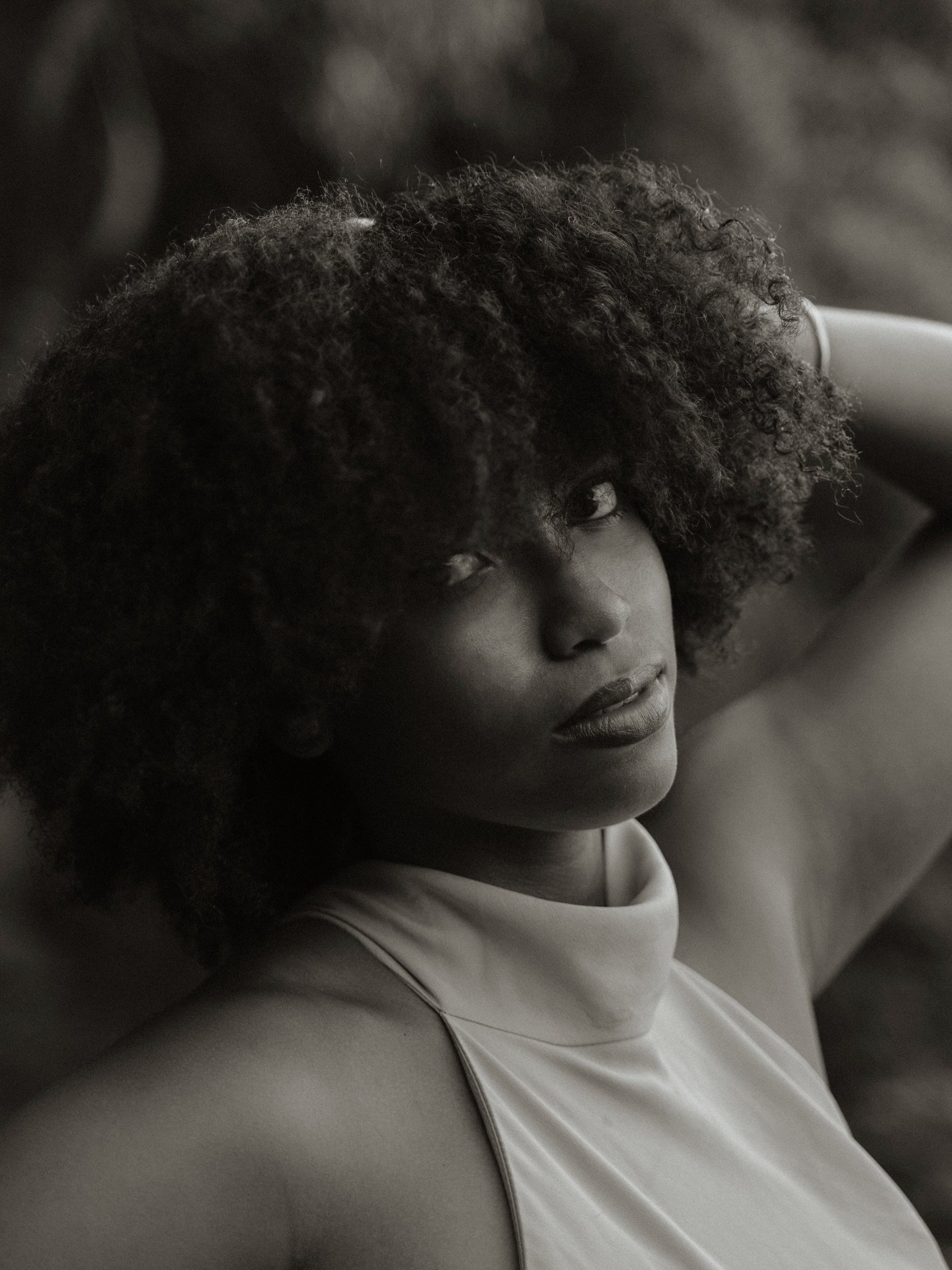 Shooting avec la belle @mahaaaa.24 &agrave; Anse Noire. Quelle est votre photo pr&eacute;f&eacute;r&eacute;e ? Perso c&rsquo;est la 7&egrave;me ✨