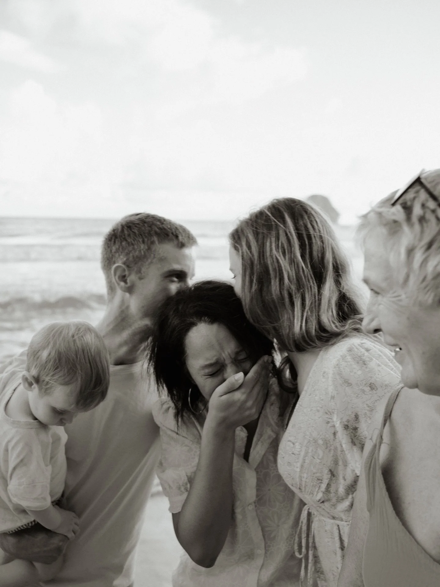 Un de mes meilleurs souvenirs de shooting famille sur la plage du Diamant. Profitant du fait qu&rsquo;ils soient r&eacute;unis pour les f&ecirc;tes en Martinique, Aline m&rsquo;avait contact&eacute; pour immortaliser ce moment avec ses proches. 

45m