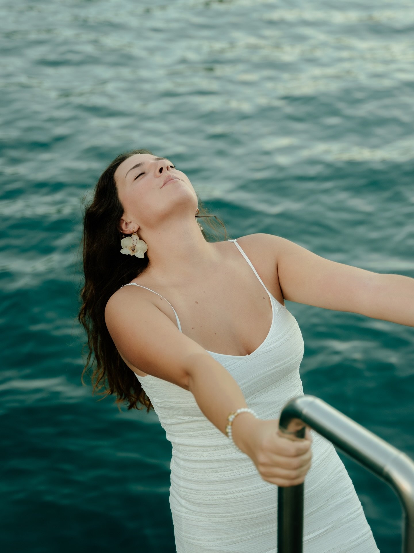 Shooting avec Alice qui a choisi la formule portrait classique d&rsquo;1h30 pour son premier shooting pour avoir une exp&eacute;rience compl&egrave;te. 📸

La plage d&rsquo;Anse Noire au lever du soleil puis la plage d&rsquo;Anse Dufour cette formule