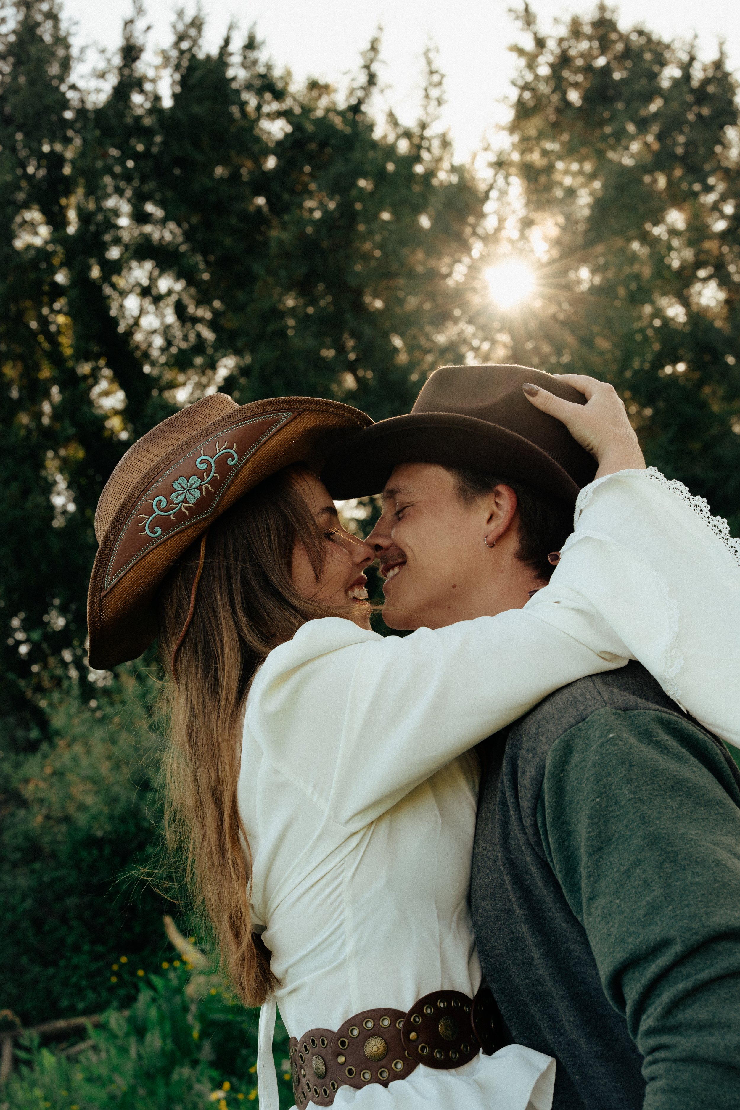 anais-guillaume-shooting-couple-febus-king-ranch-tossiat-photographe-sacha-ernadote-21.jpg