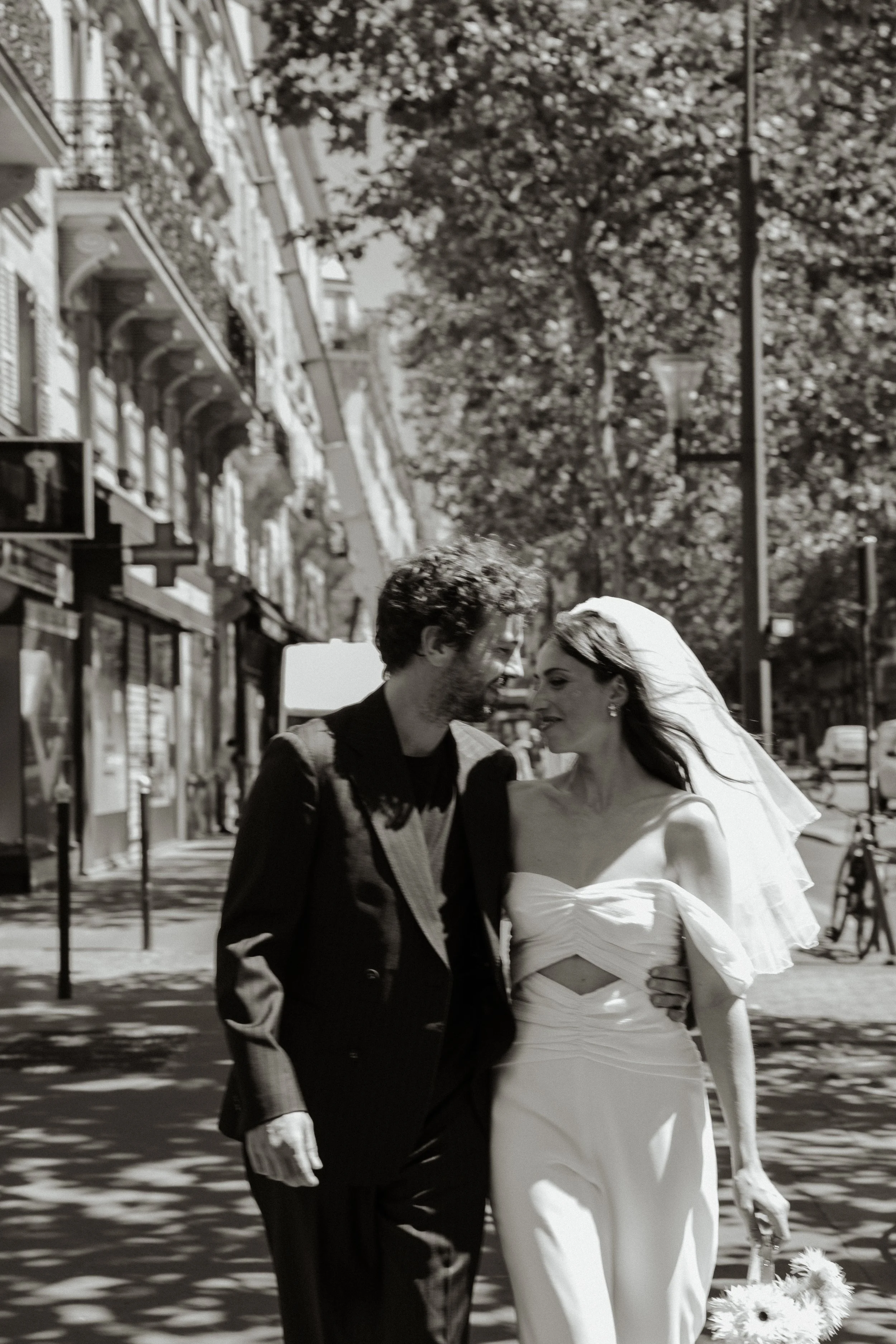 mariage-leonie-et-jules-mairie-du-11-paris-photographe-sacha-ernadote-16.jpg