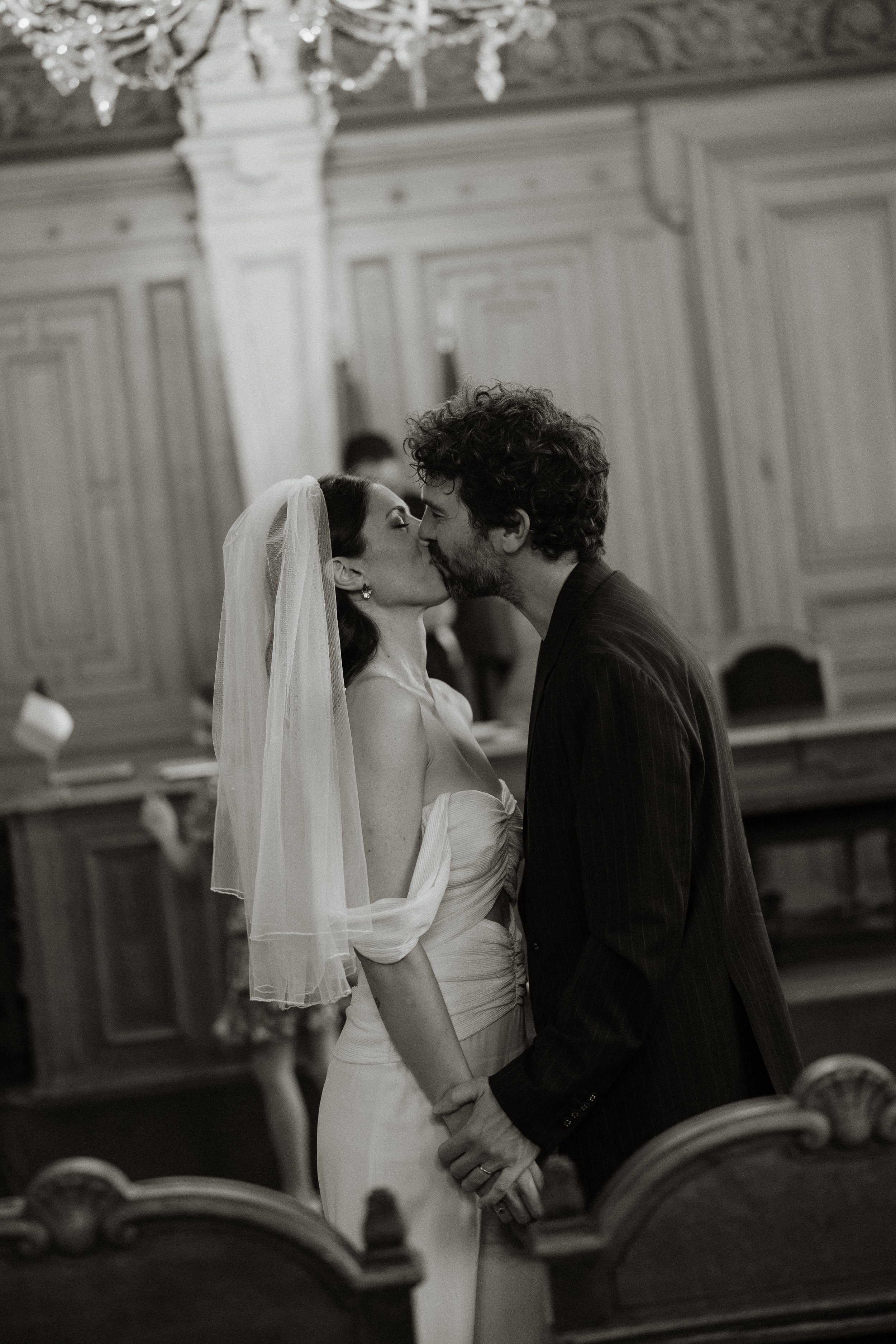 mariage-leonie-et-jules-mairie-du-11-paris-photographe-sacha-ernadote-81.jpg